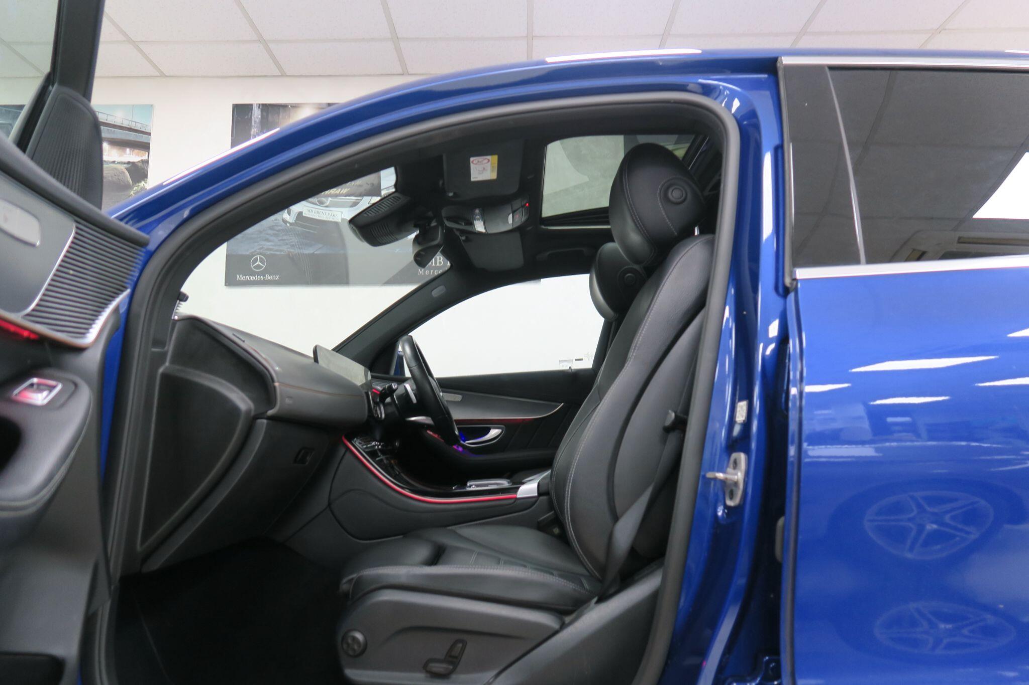 Mercedes-Benz EQC view 10