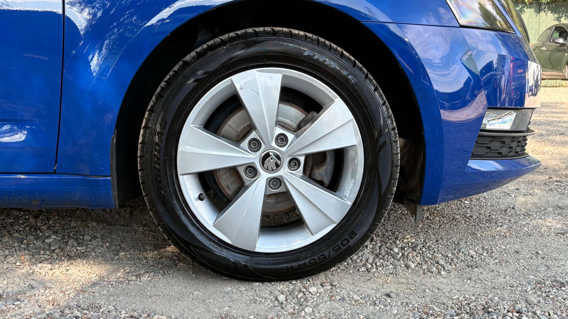 Skoda Octavia view 34