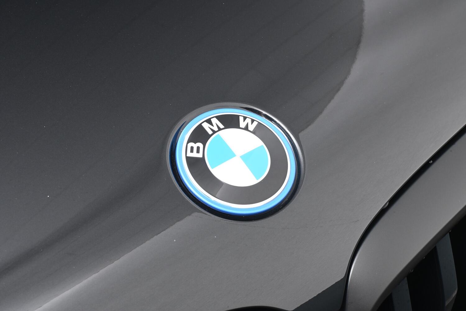 BMW X5 view 24