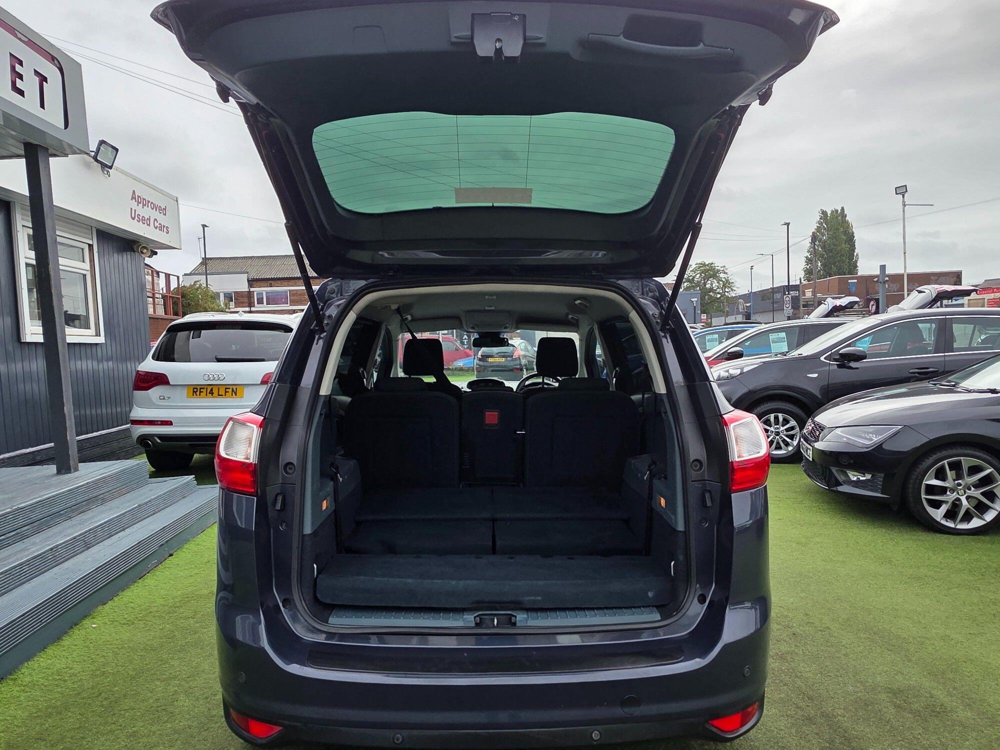Ford Grand C-Max view 18
