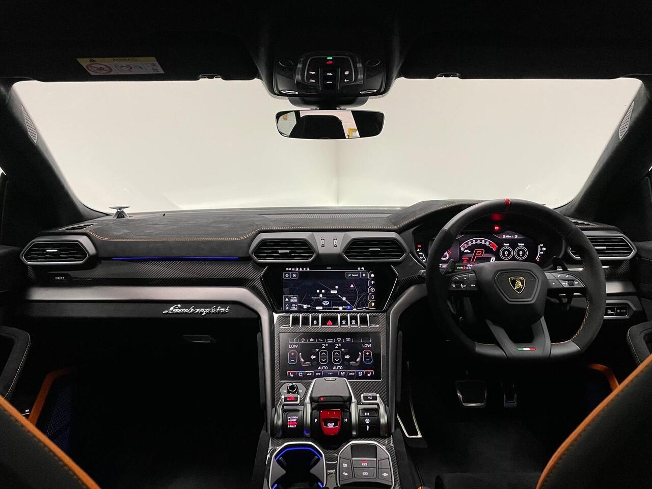 Lamborghini Urus view 30
