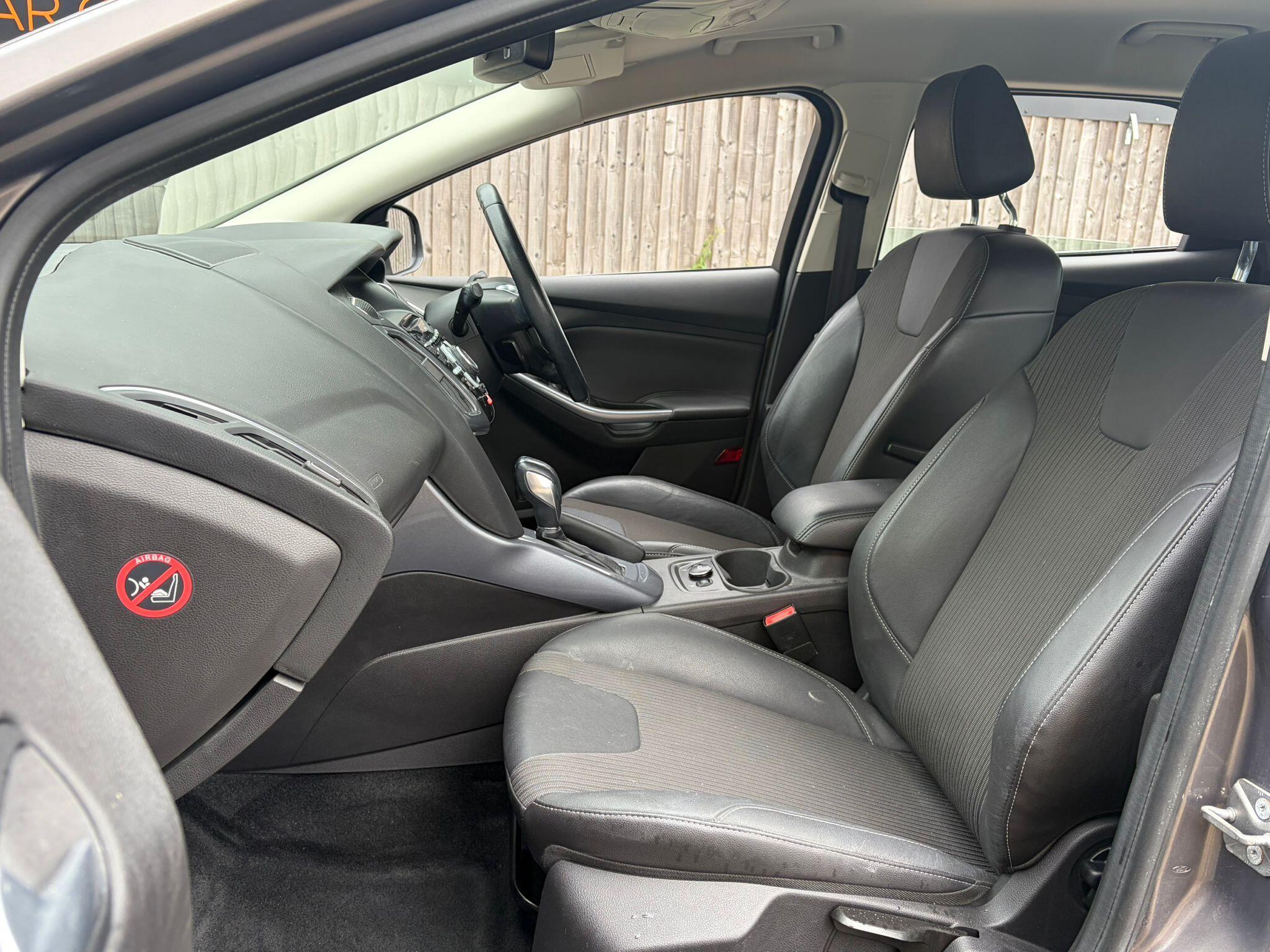 Ford Focus view 30
