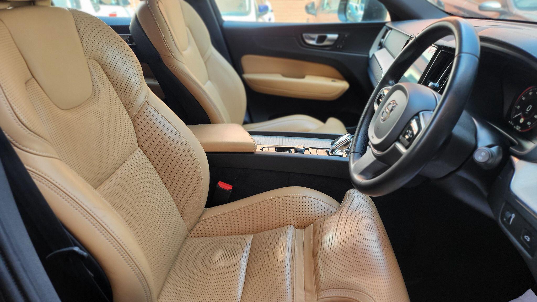 Volvo XC60 view 16