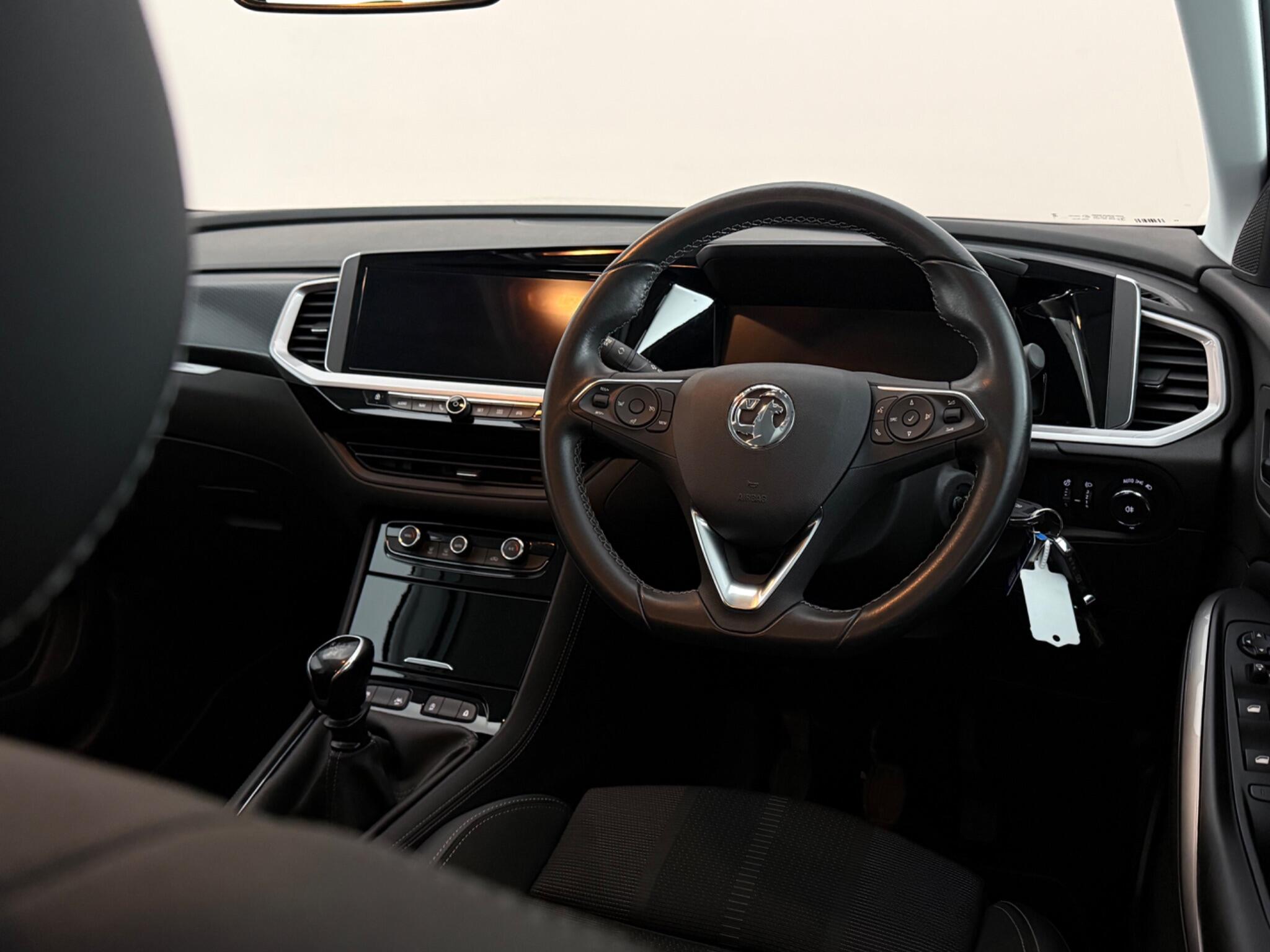 Vauxhall Grandland view 13