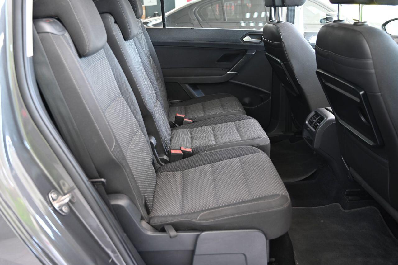 Volkswagen Touran view 20