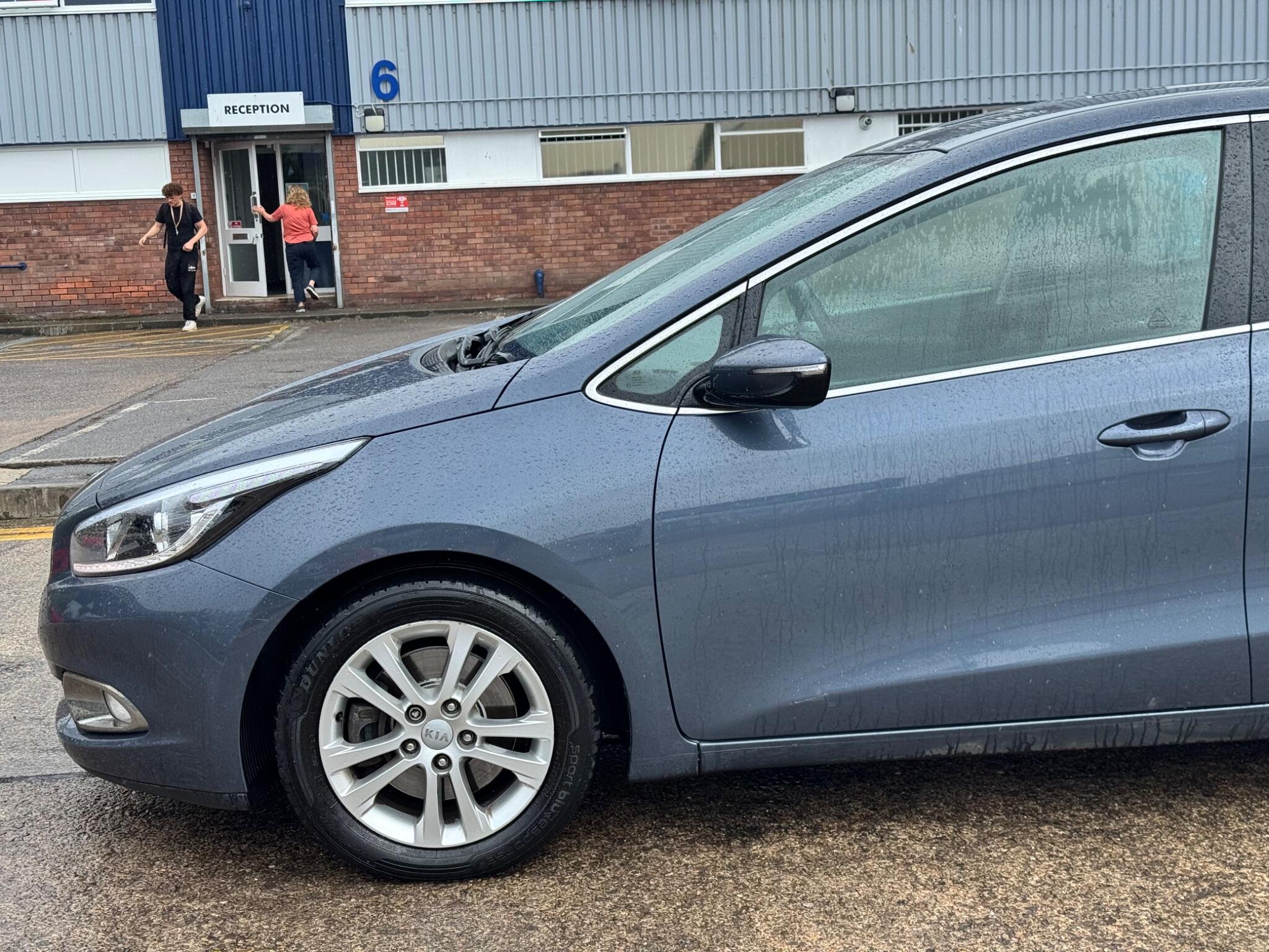 Kia Ceed view 45