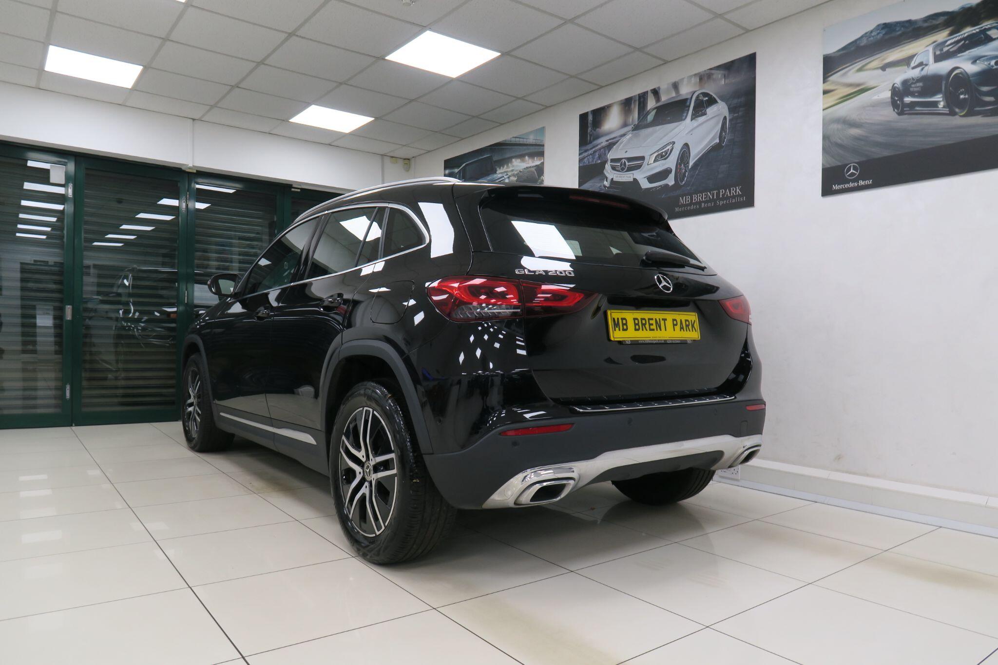Mercedes-Benz GLA view 5