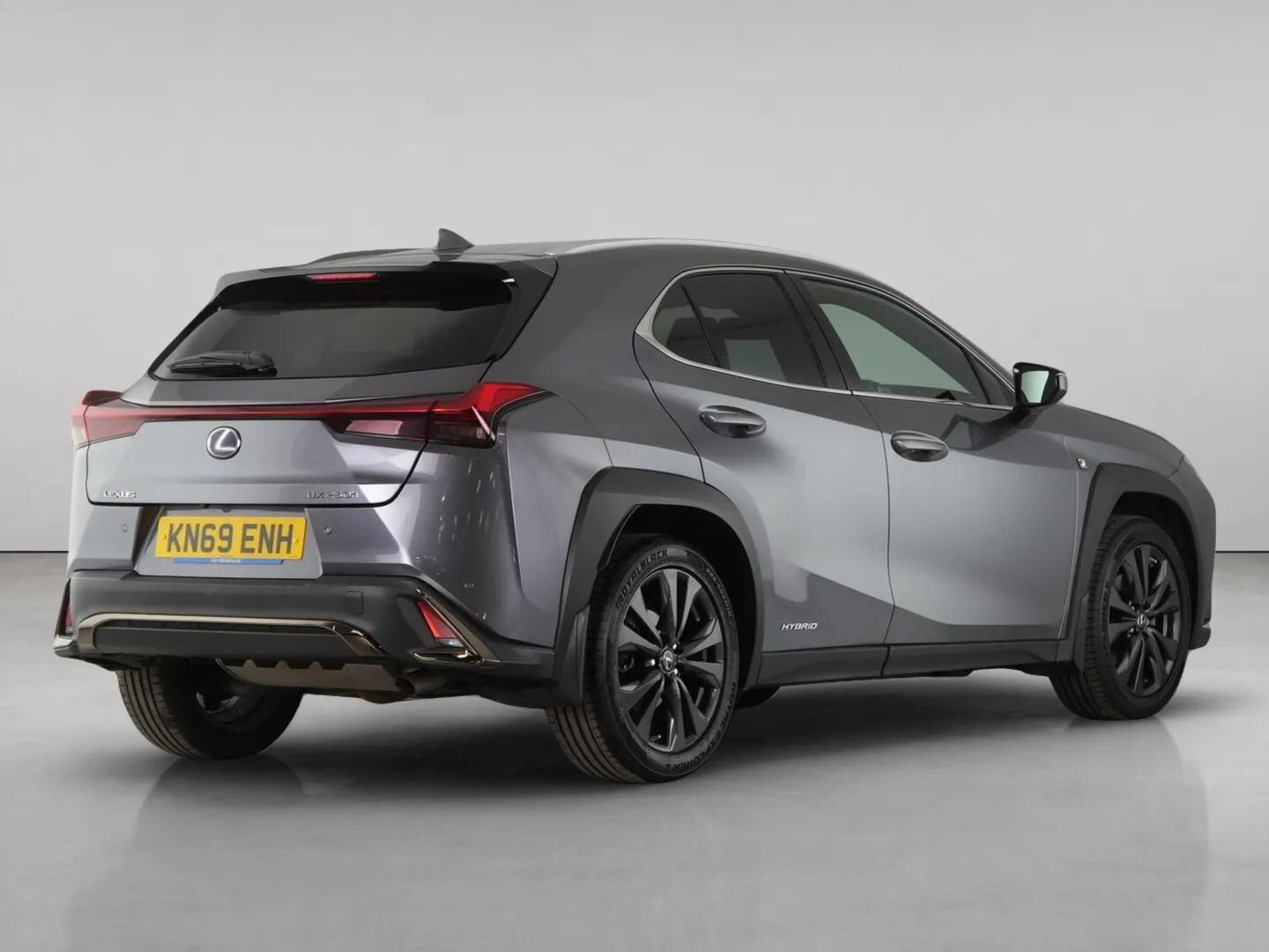 Lexus Ux view 12
