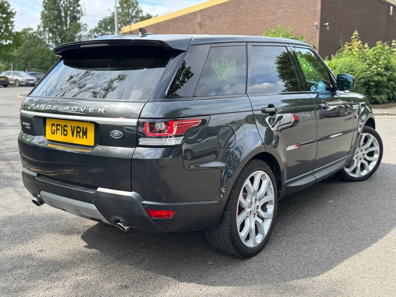 Land Rover Range Rover Sport view 2