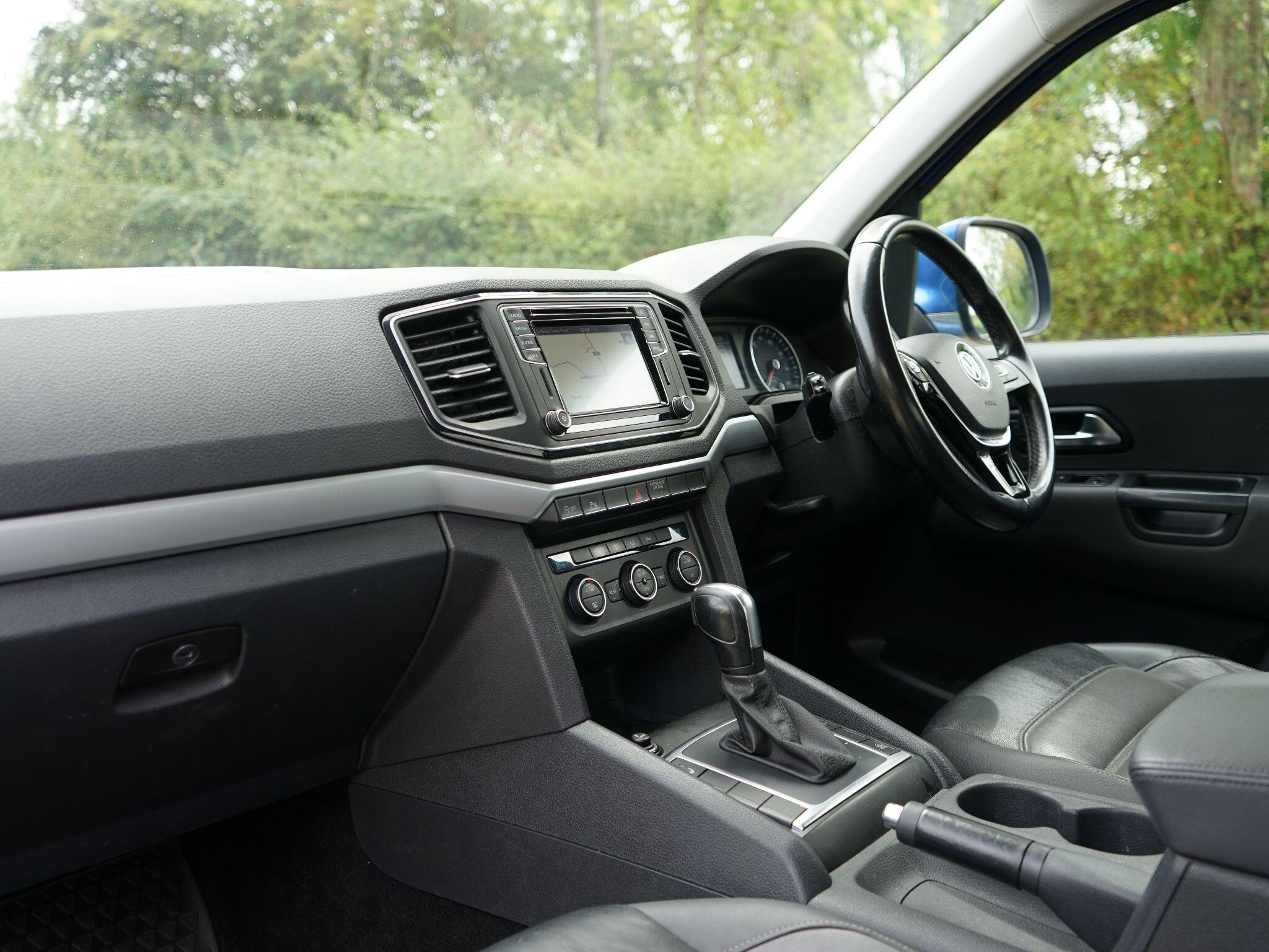 Volkswagen Amarok view 17