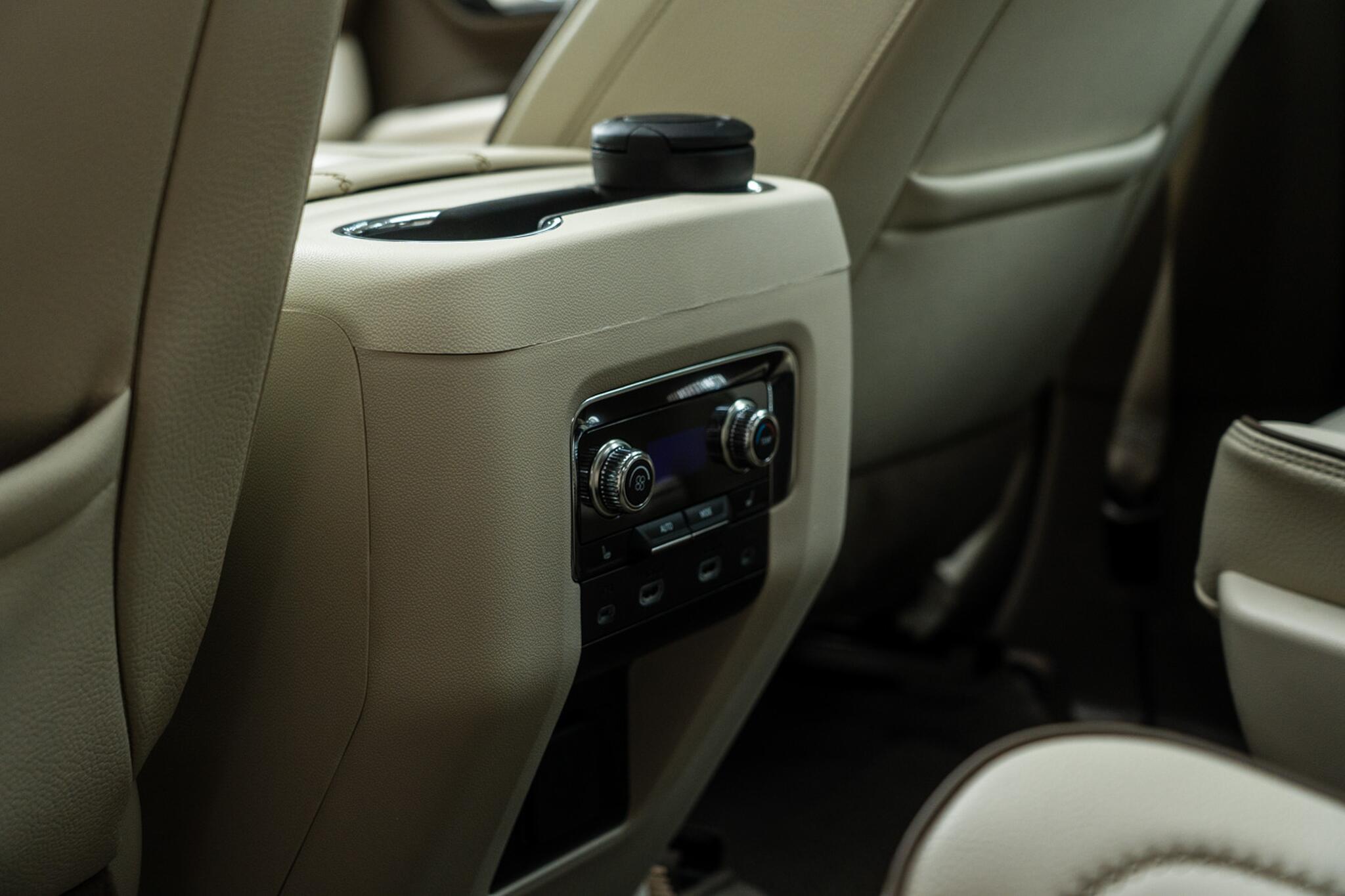GMC Yukon view 38