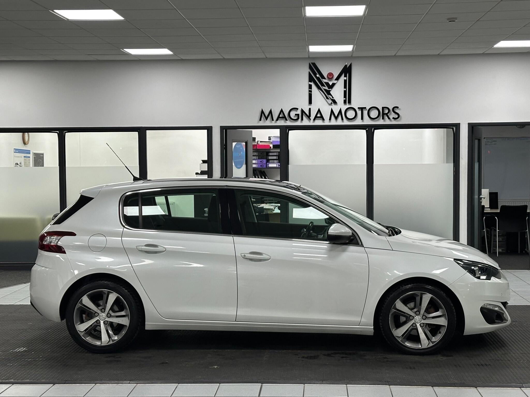 Peugeot 308 view 4