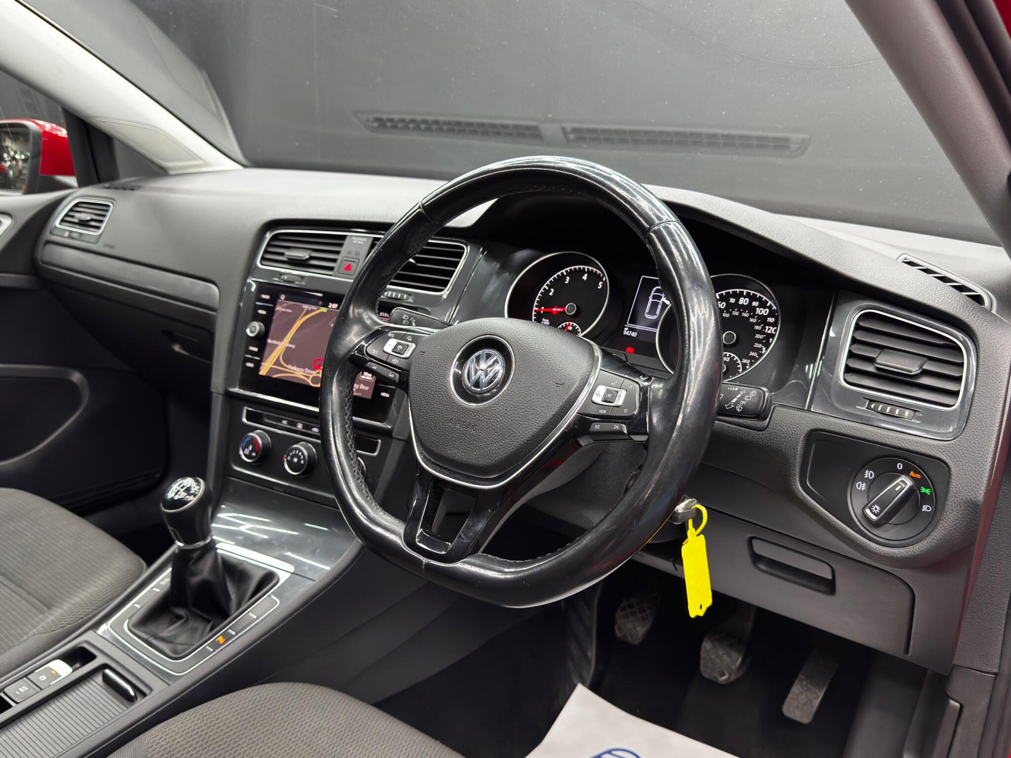 Volkswagen Golf view 9