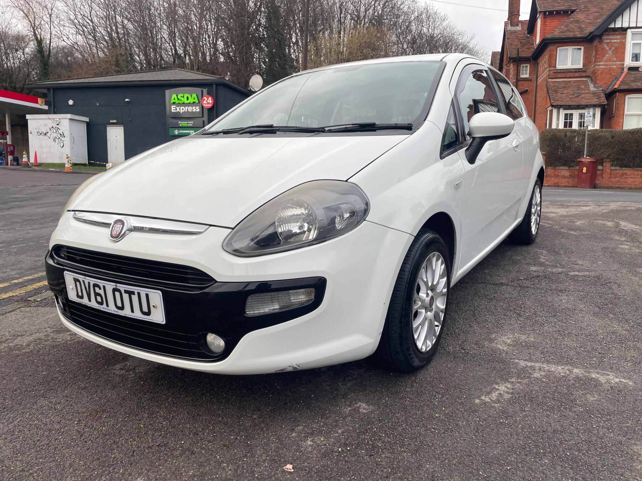 2011 Fiat Punto Evo image 8