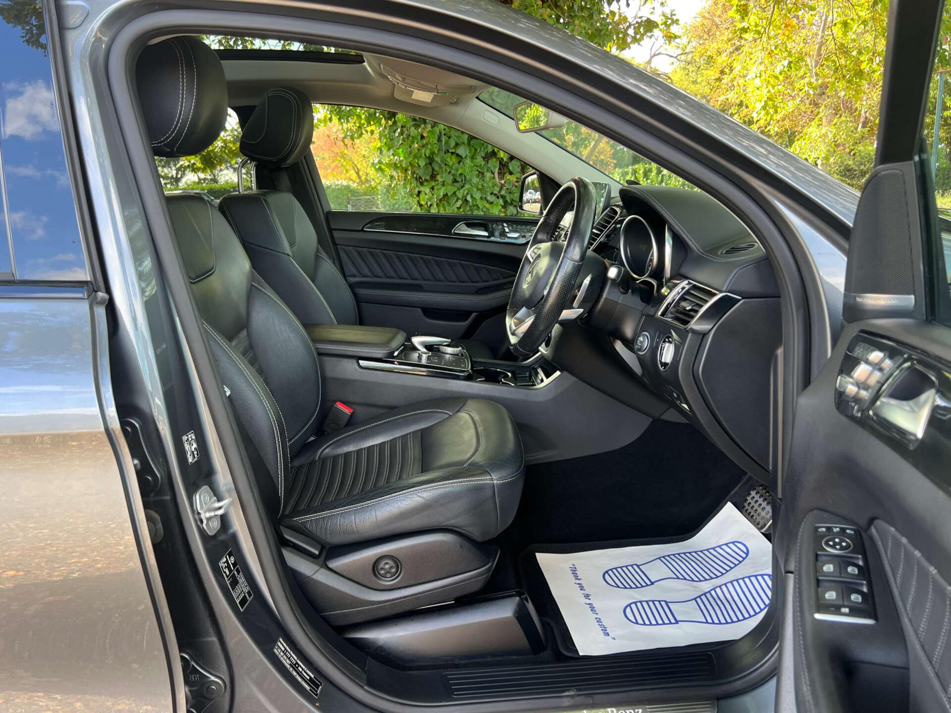 Mercedes-Benz GLE view 33