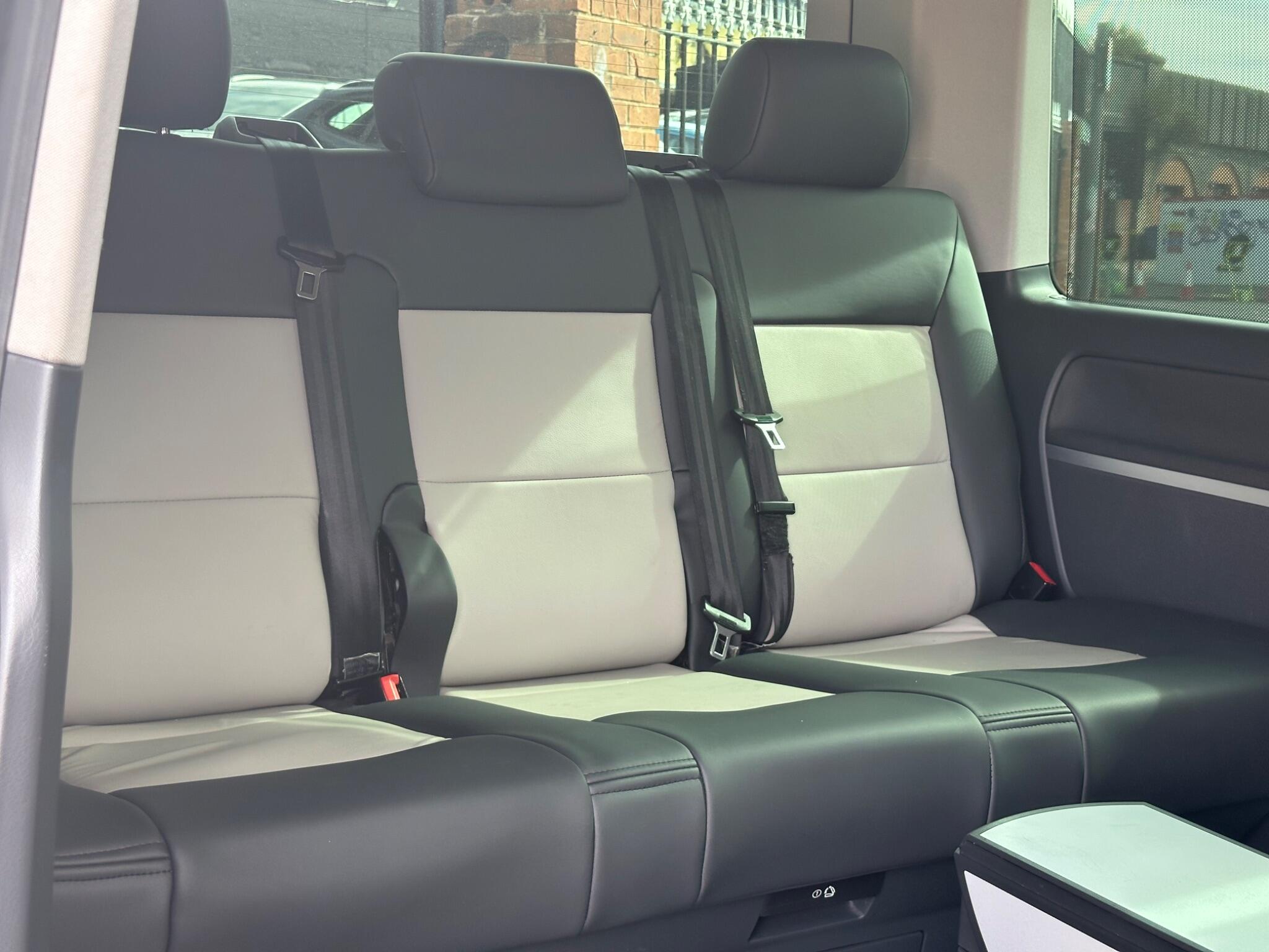 Volkswagen Caravelle view 27