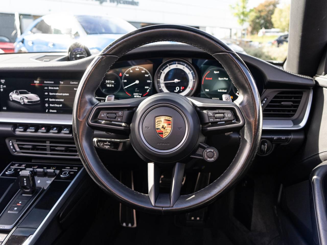 Porsche 911 view 19
