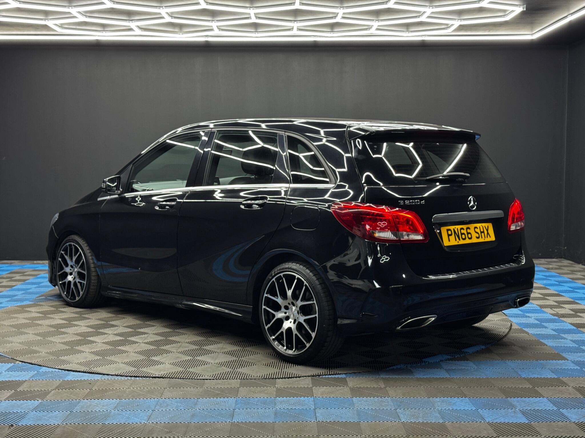 Mercedes-Benz B-Class view 7