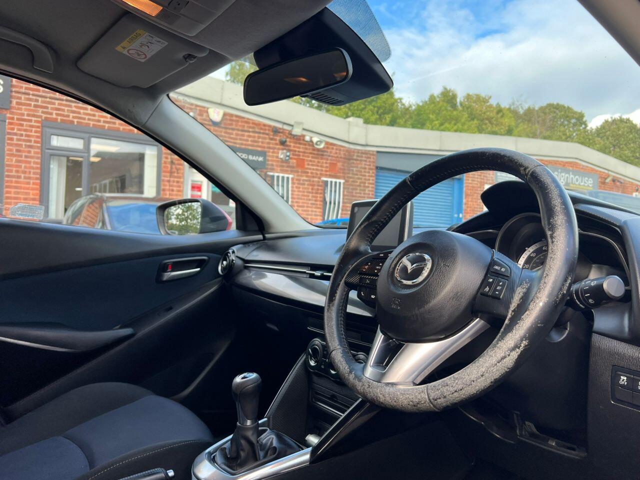 Mazda Mazda2 view 13