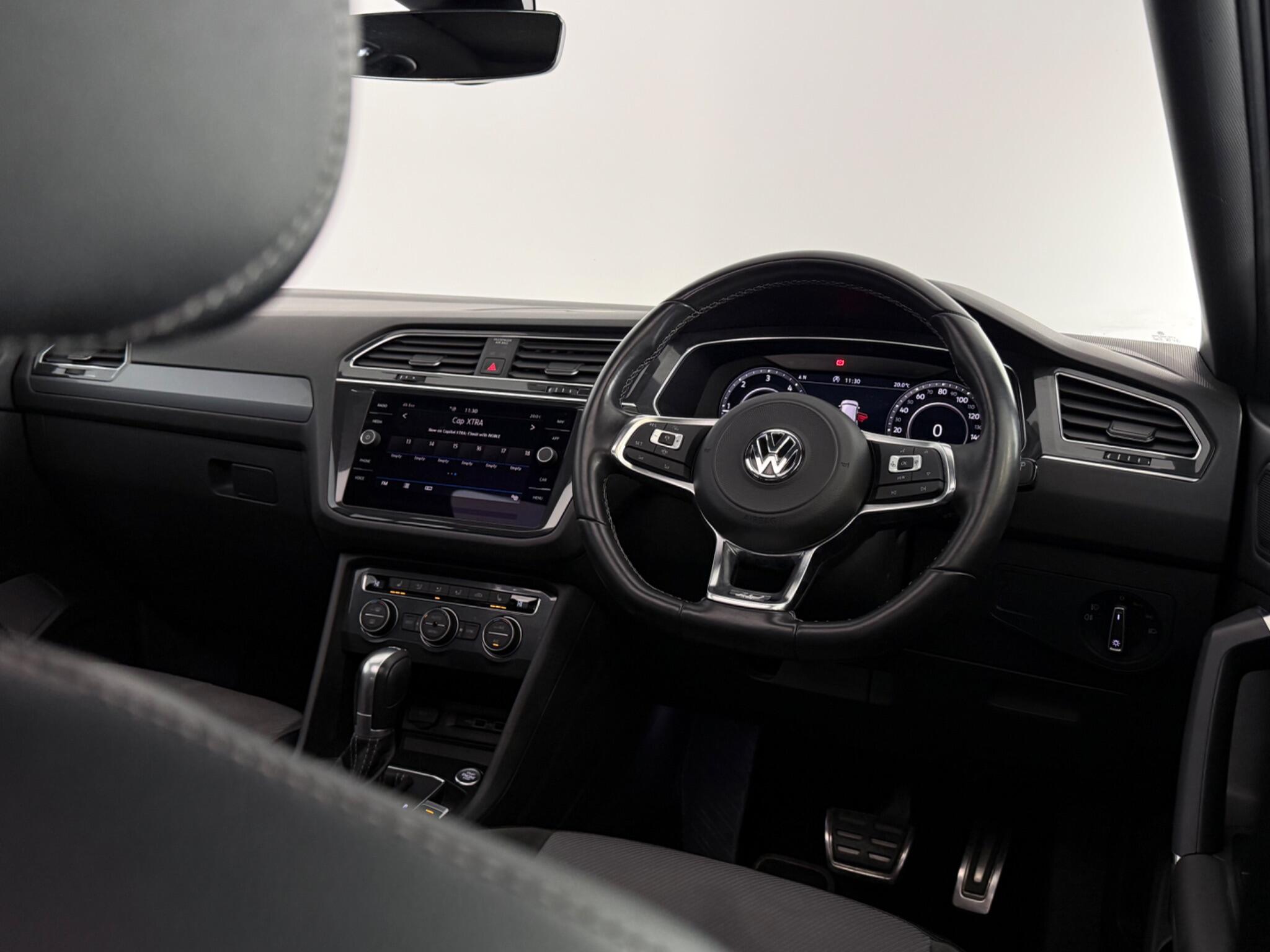 Volkswagen Tiguan Allspace view 13