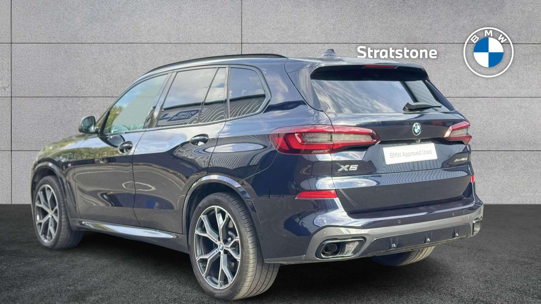BMW X5 view 2