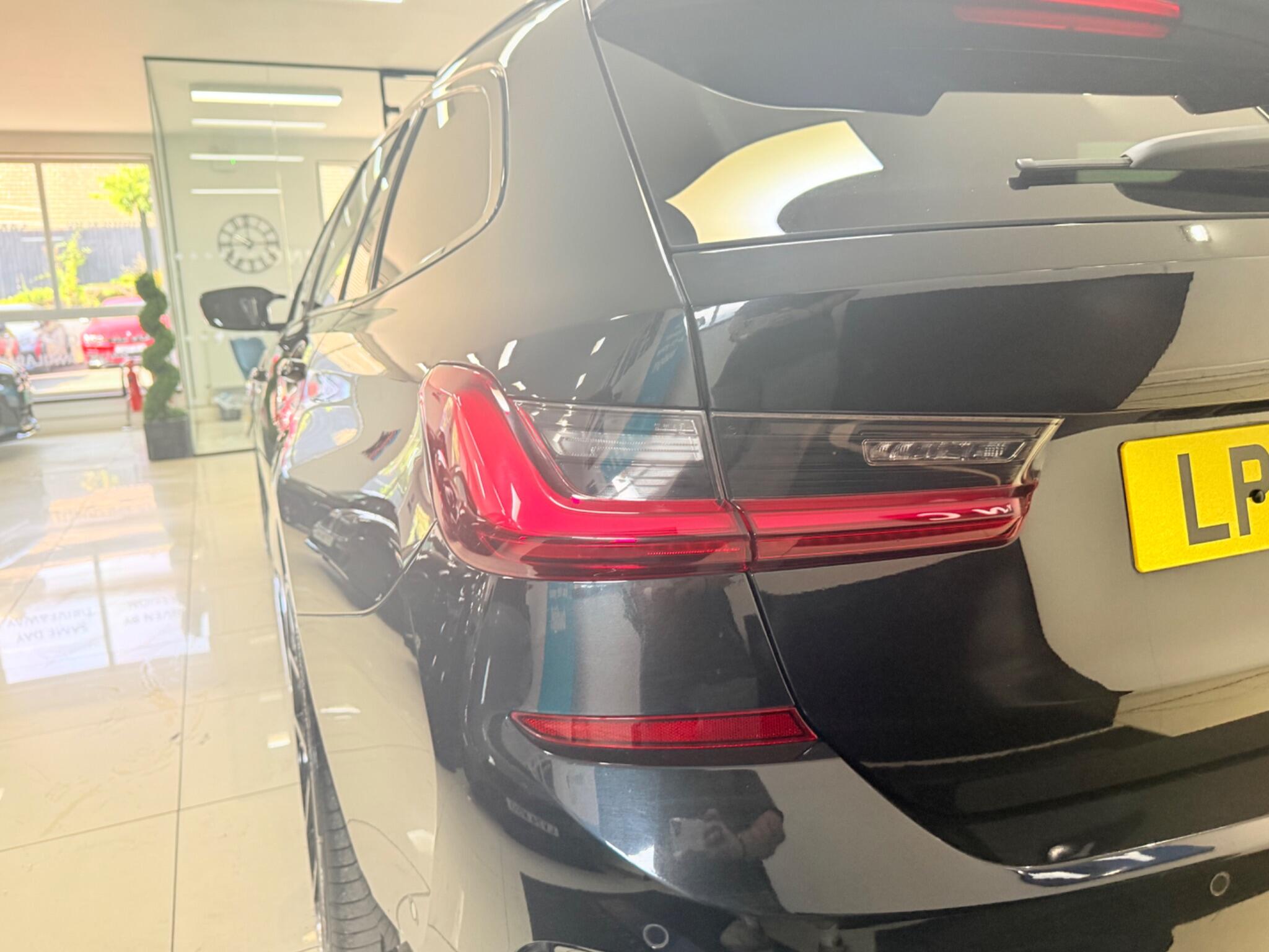 BMW 3 Series view 37