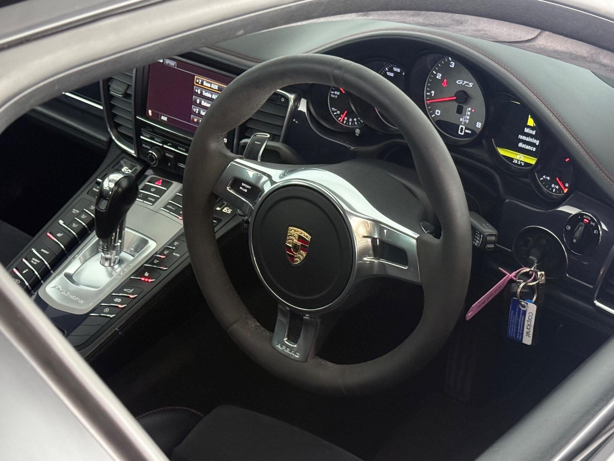 Porsche Panamera view 30