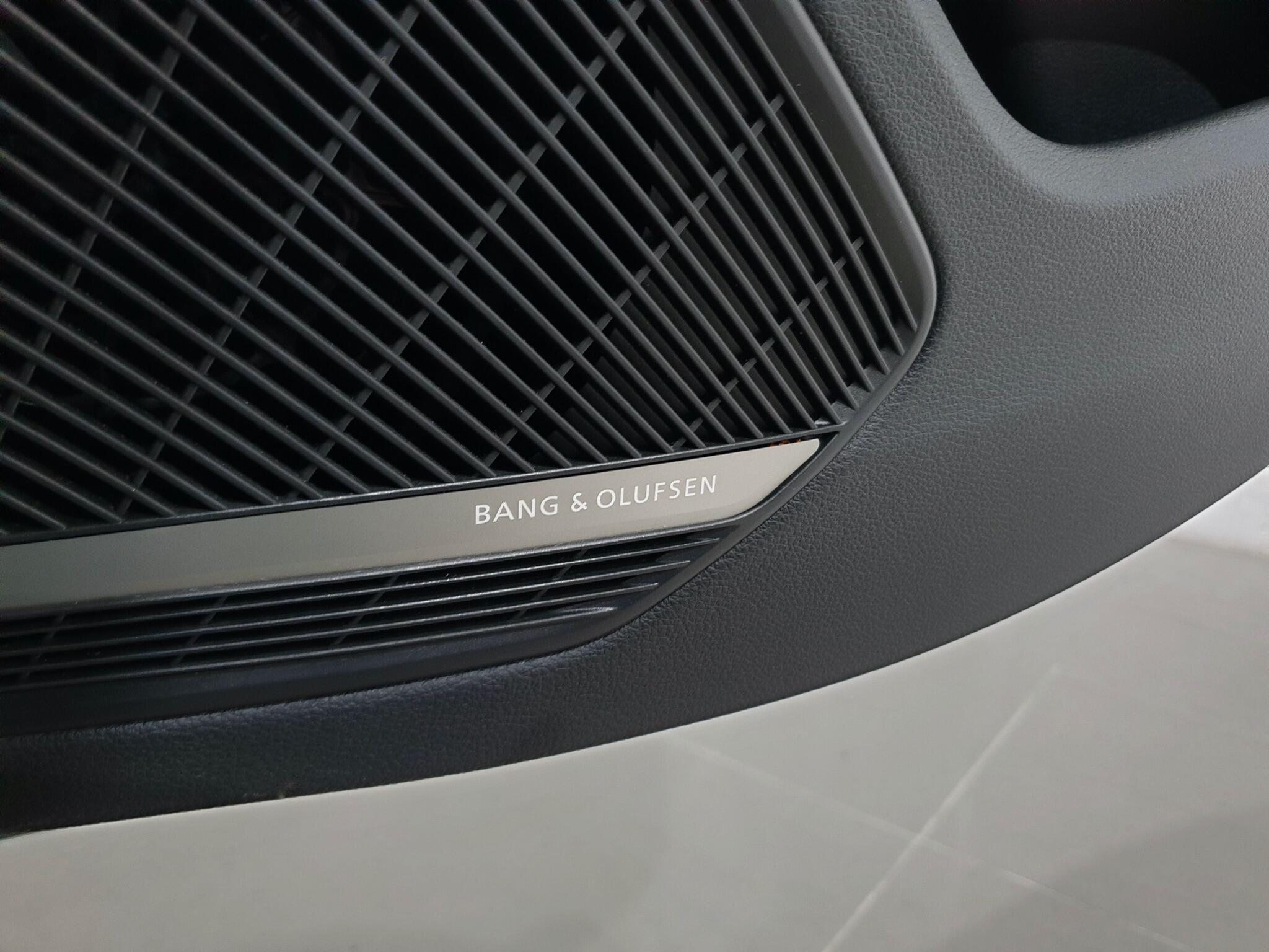 Audi RS4 view 70