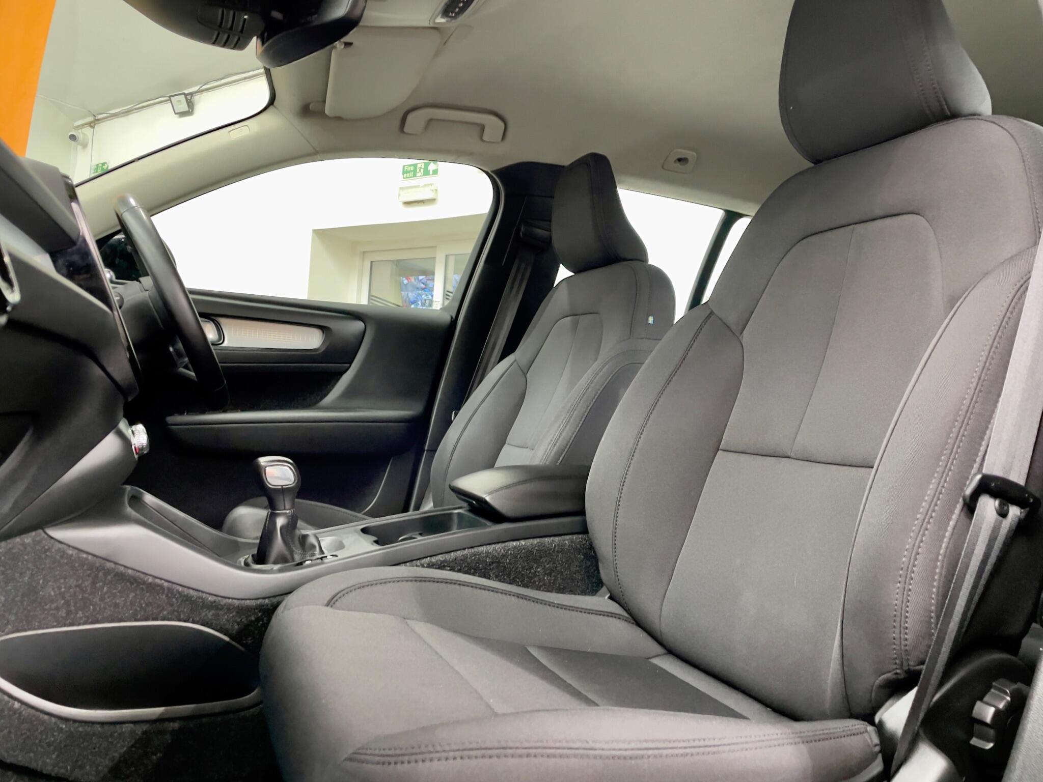 Volvo XC40 view 48
