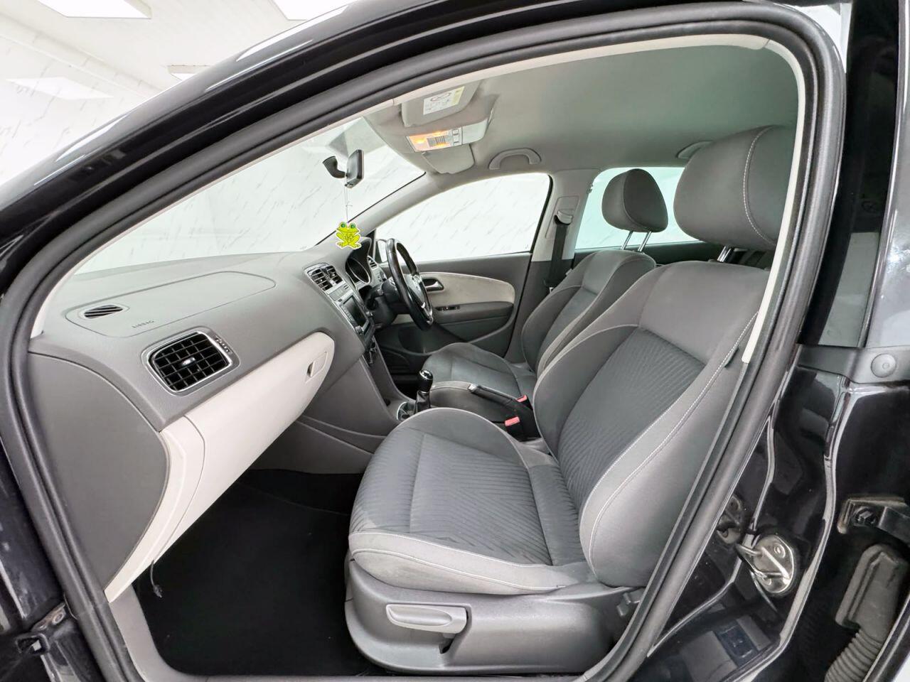 Volkswagen Polo view 13