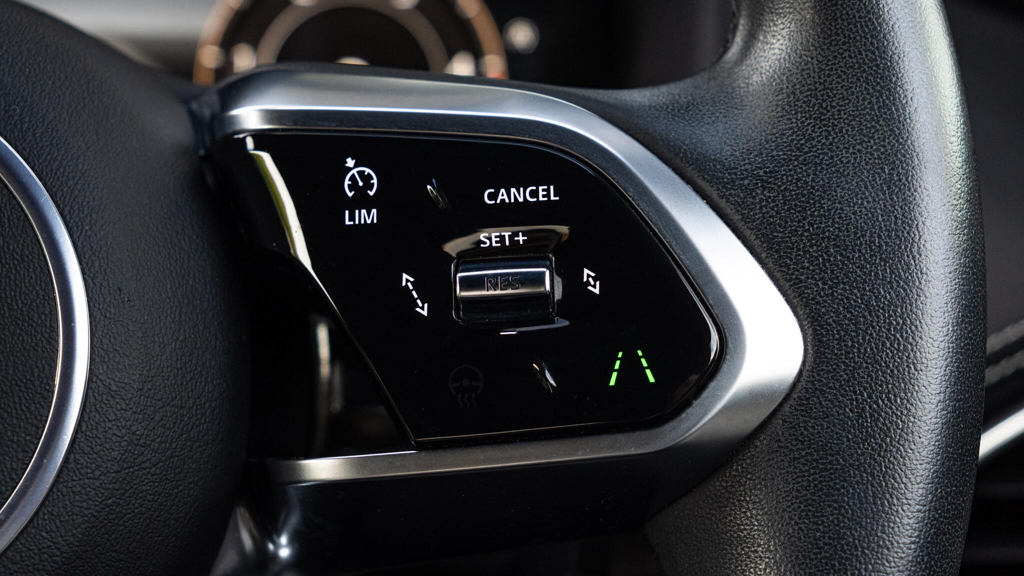 Jaguar Xe view 36