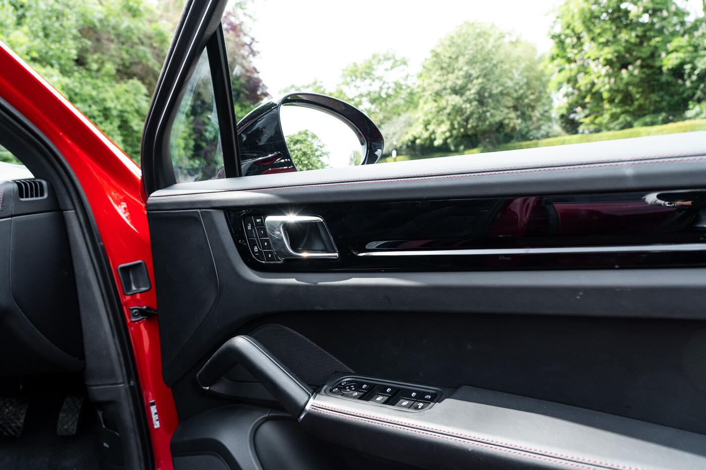 Porsche Cayenne view 54
