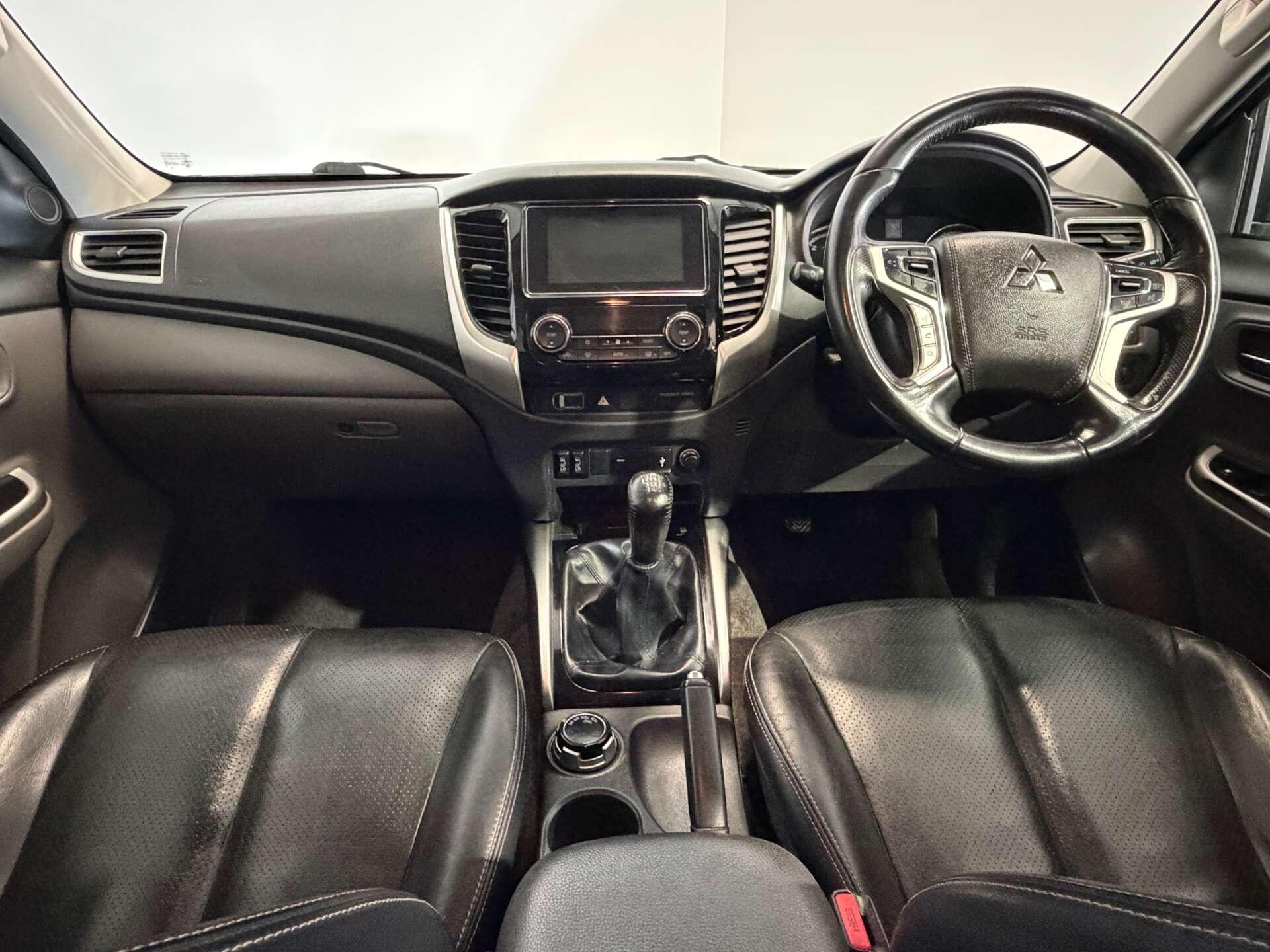 Mitsubishi L200 view 14