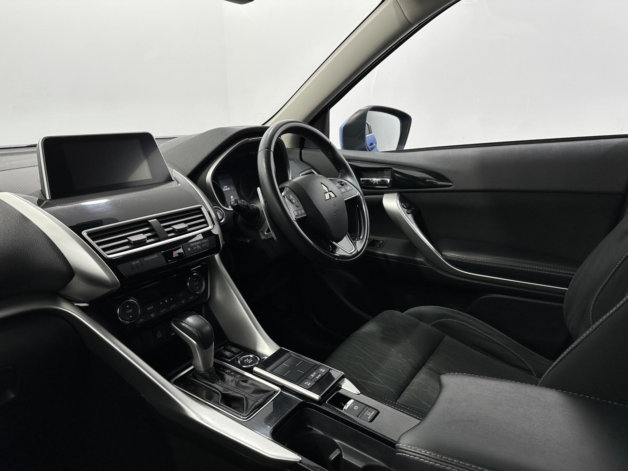 Mitsubishi Eclipse Cross view 31