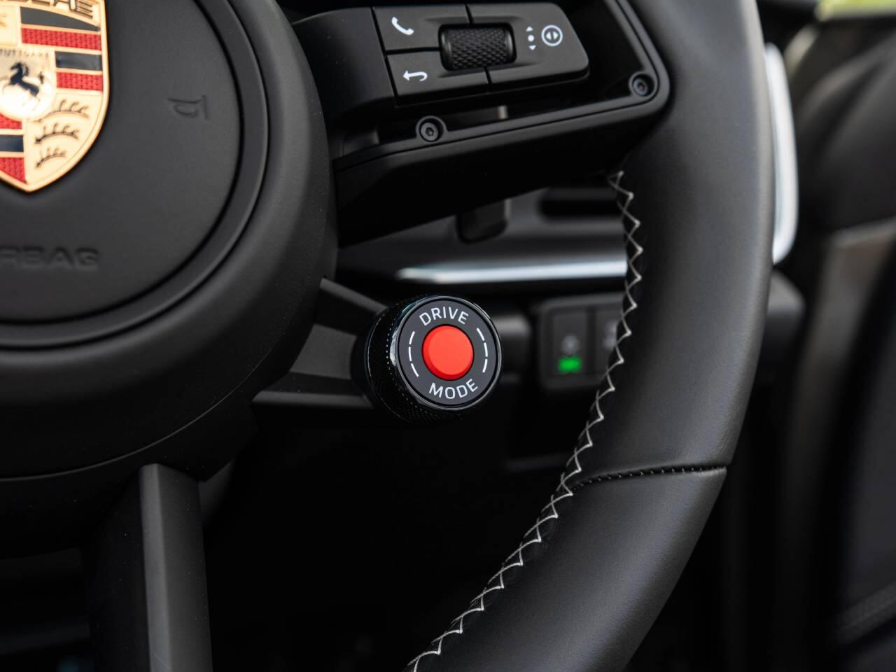Porsche 911 view 20