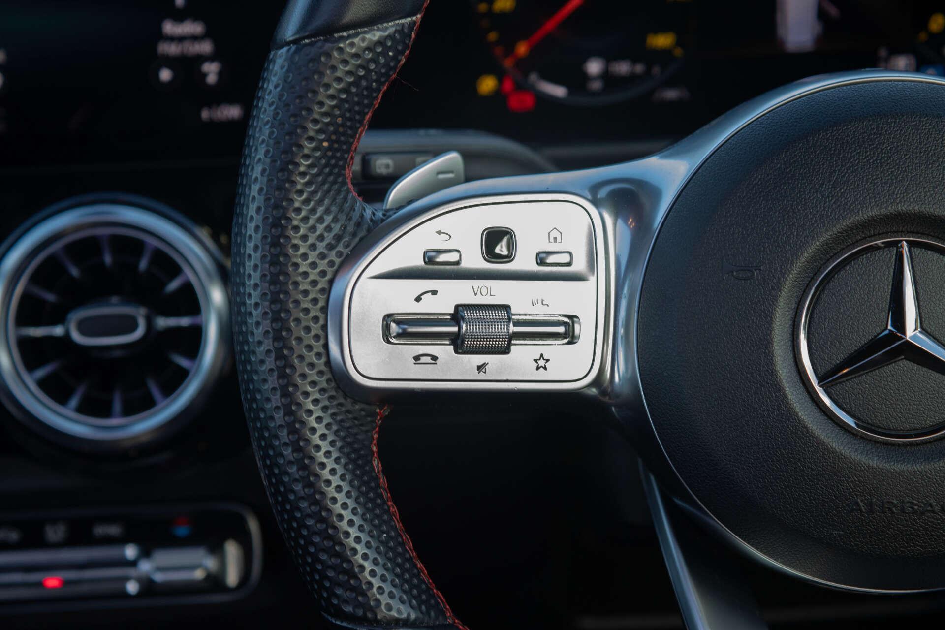 Mercedes-Benz GLB view 50