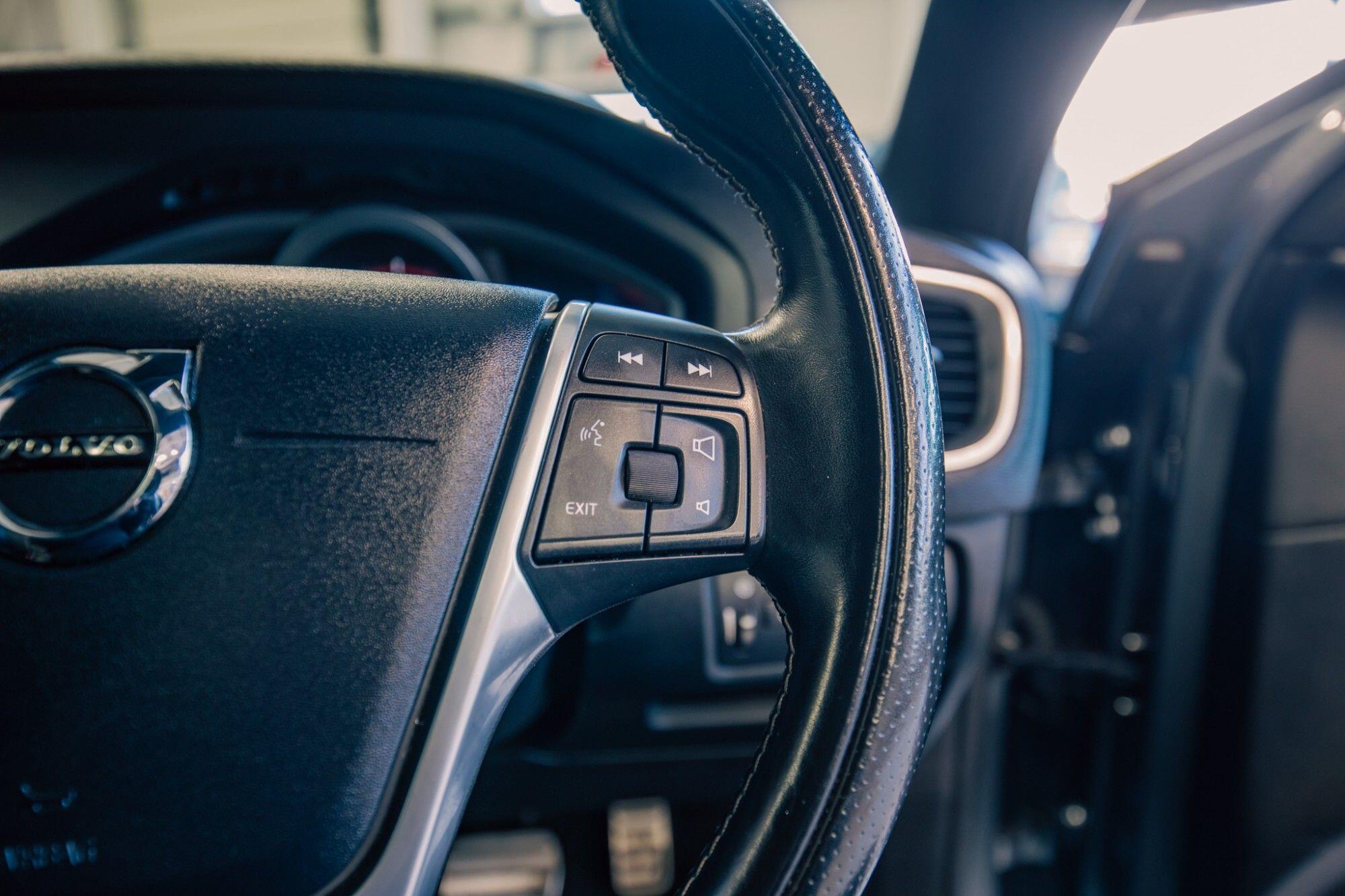 Volvo V40 view 13