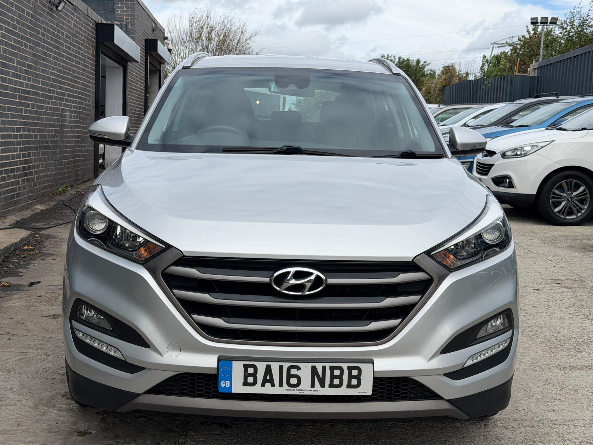 Hyundai Tucson view 2