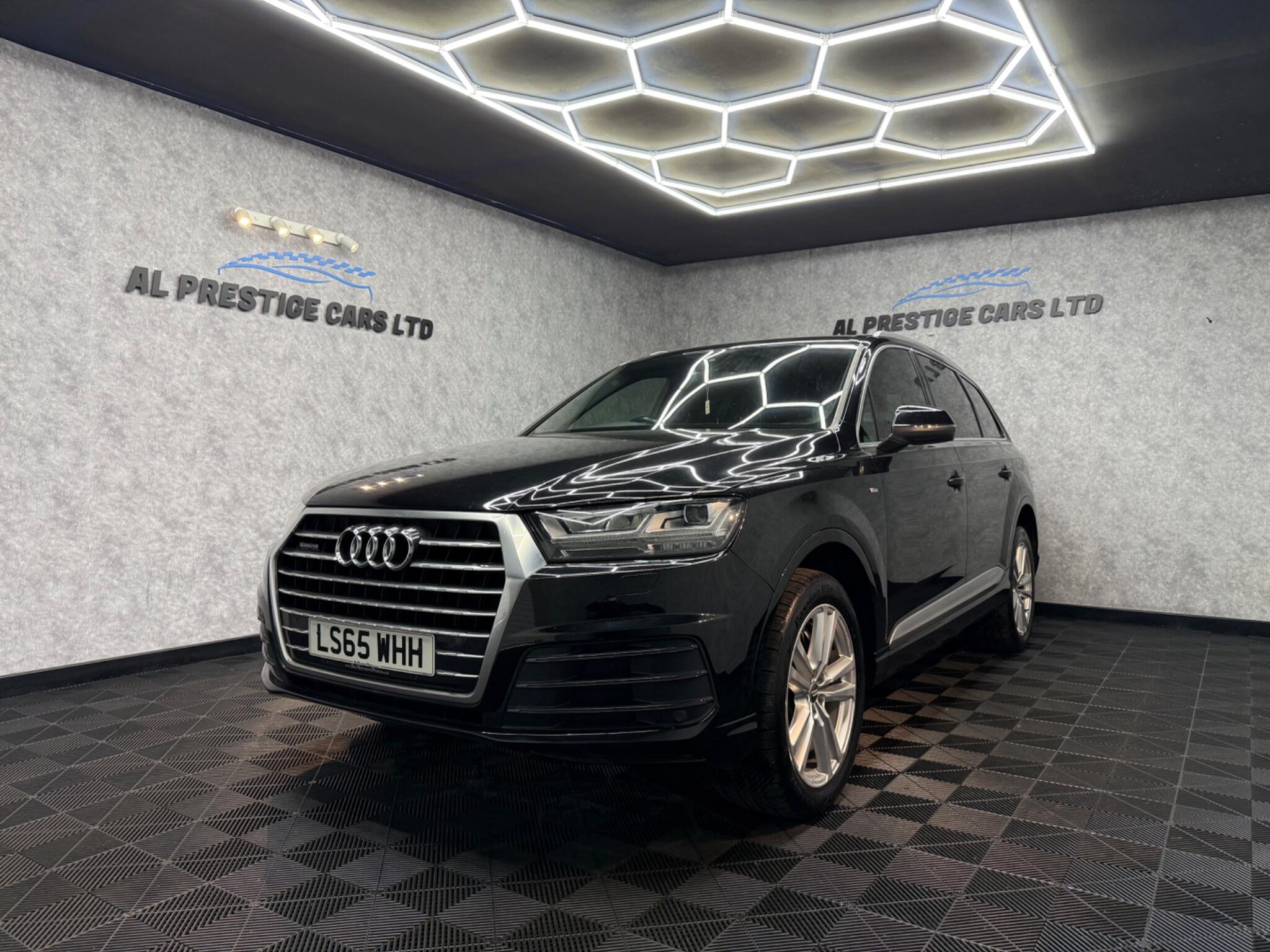Audi Q7 main image