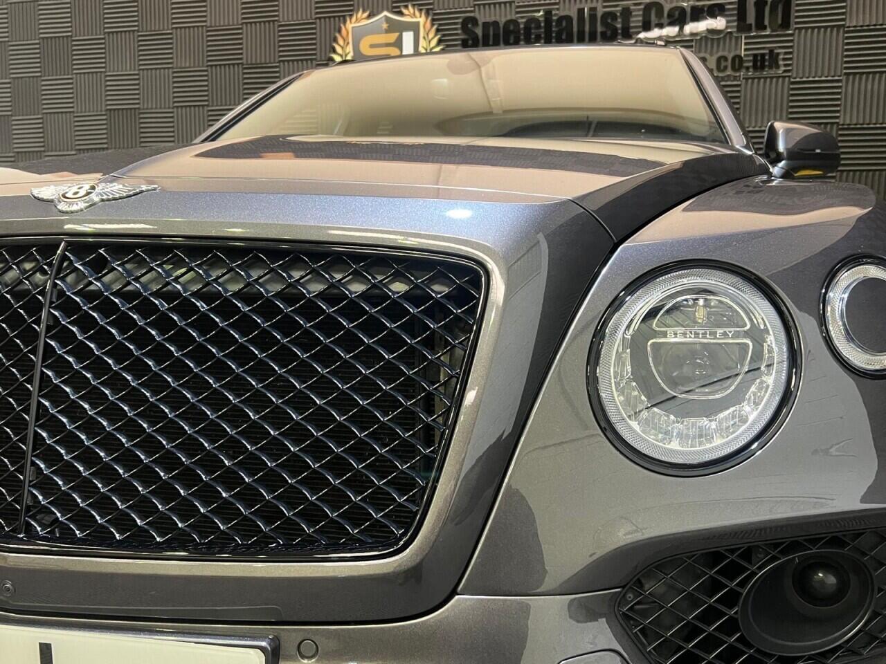 Bentley Bentayga view 20
