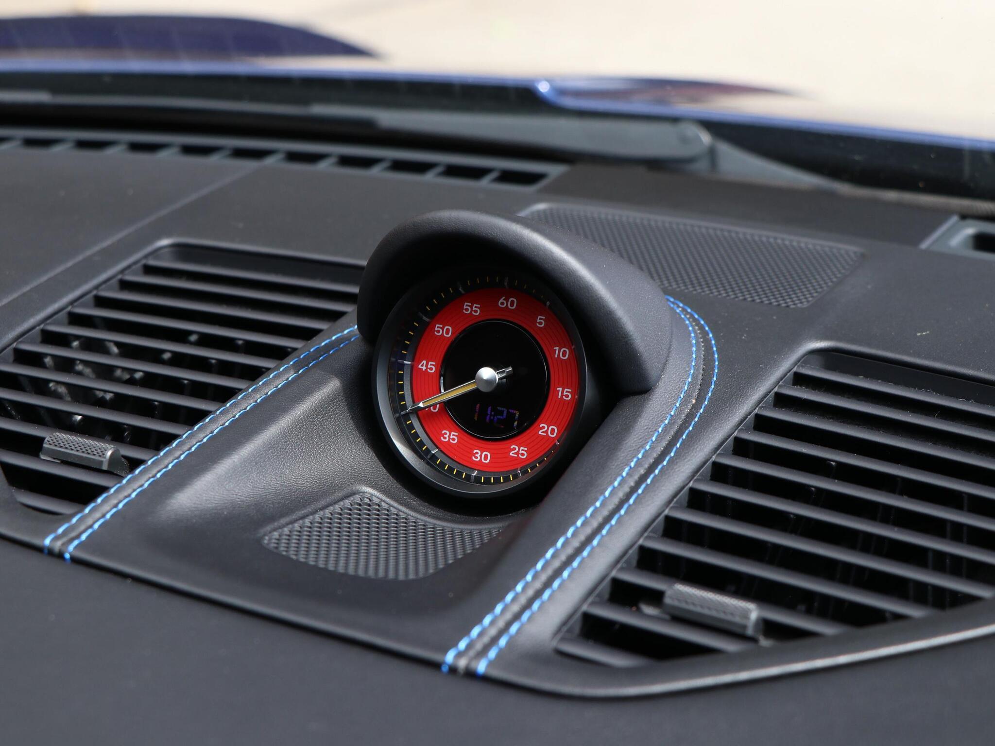 Porsche 911 view 42