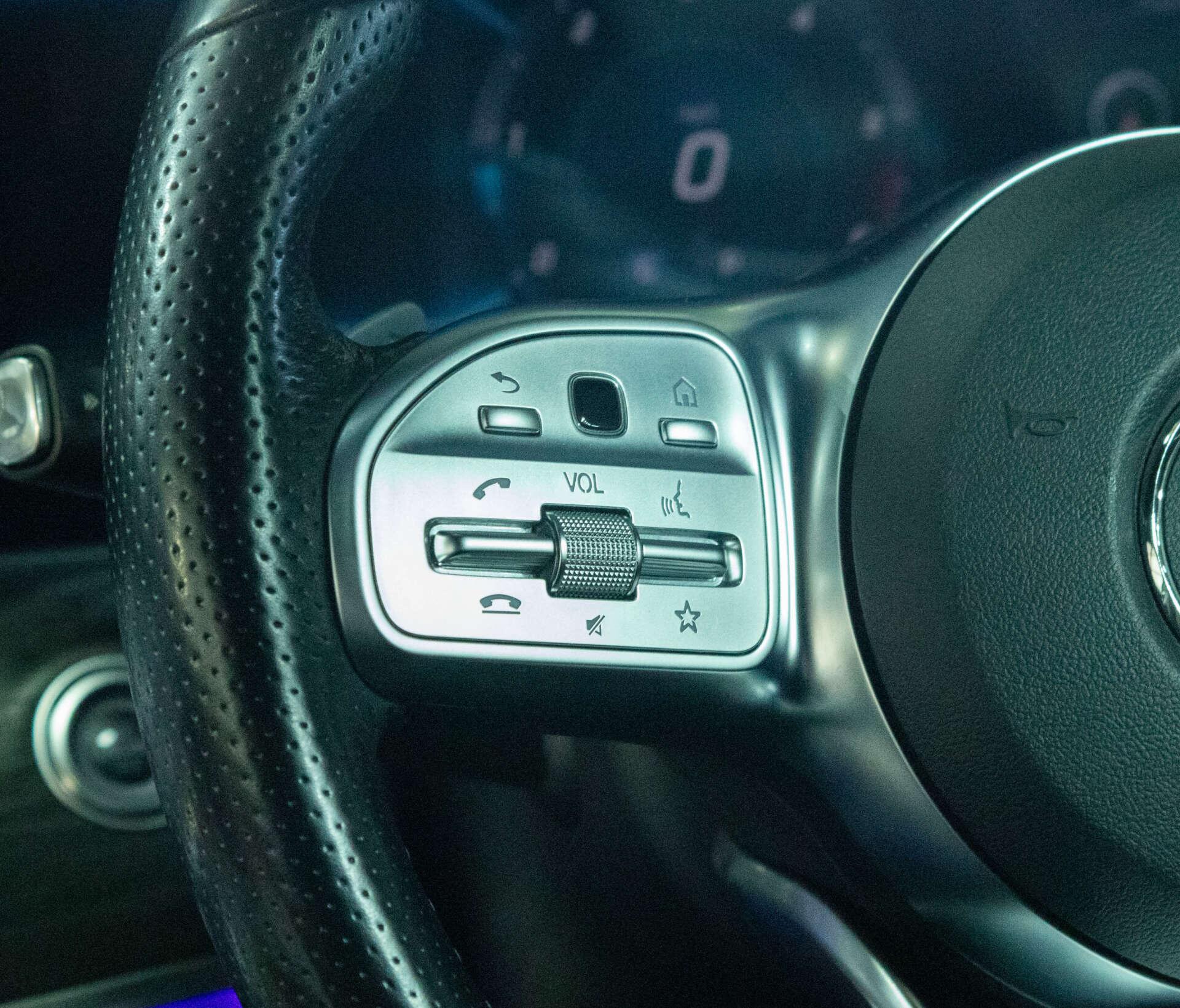 Mercedes-Benz E-Class view 25