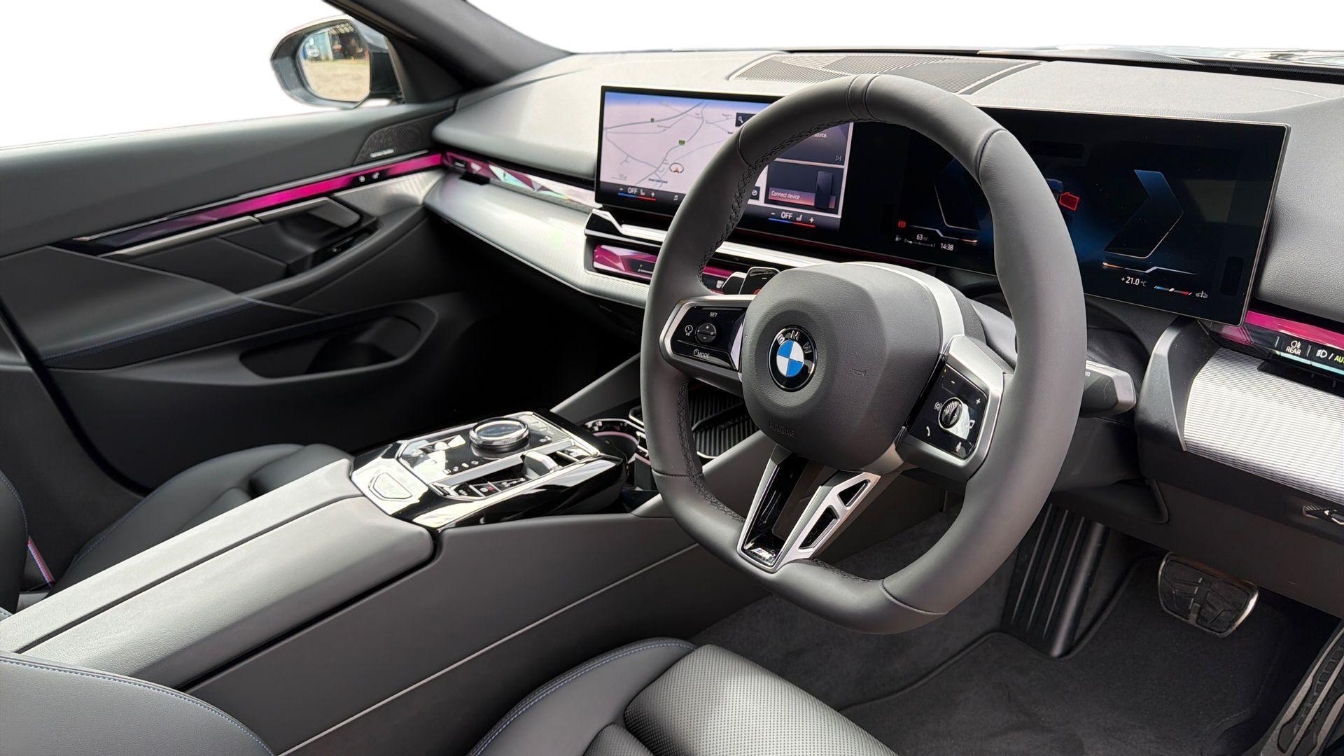 BMW 5 Series view 6
