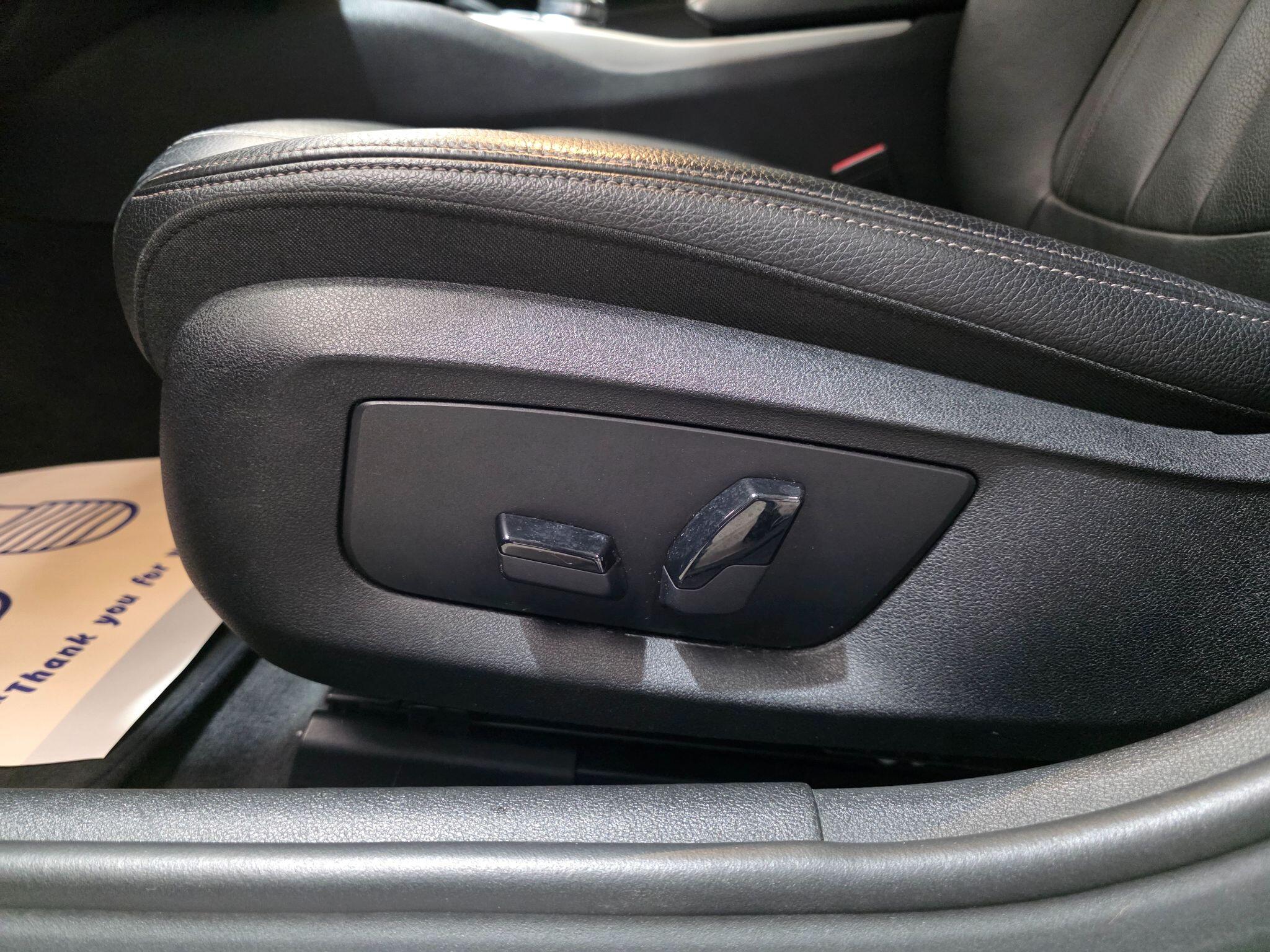 BMW 5 Series view 28