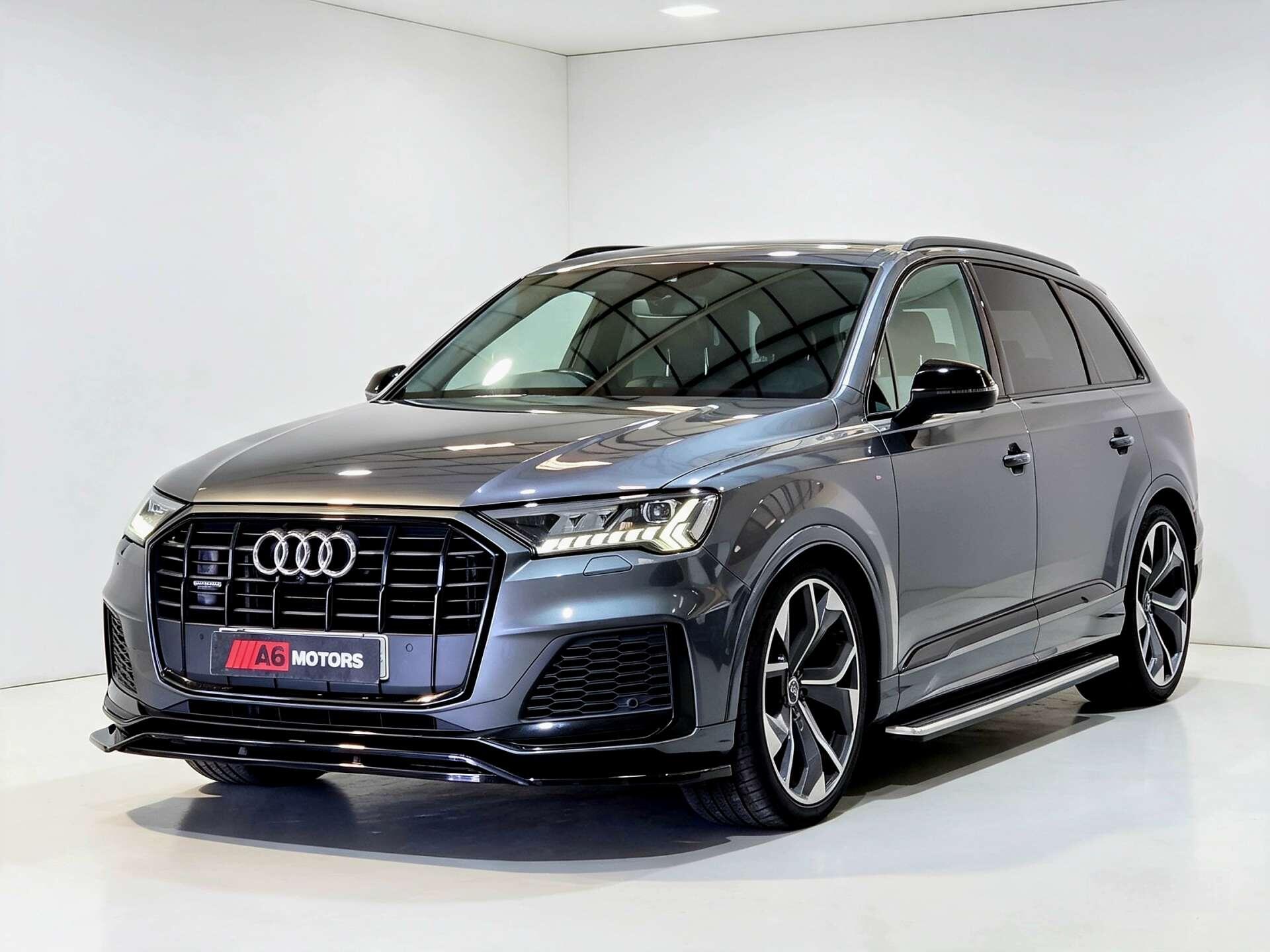 Audi Q7 view 7