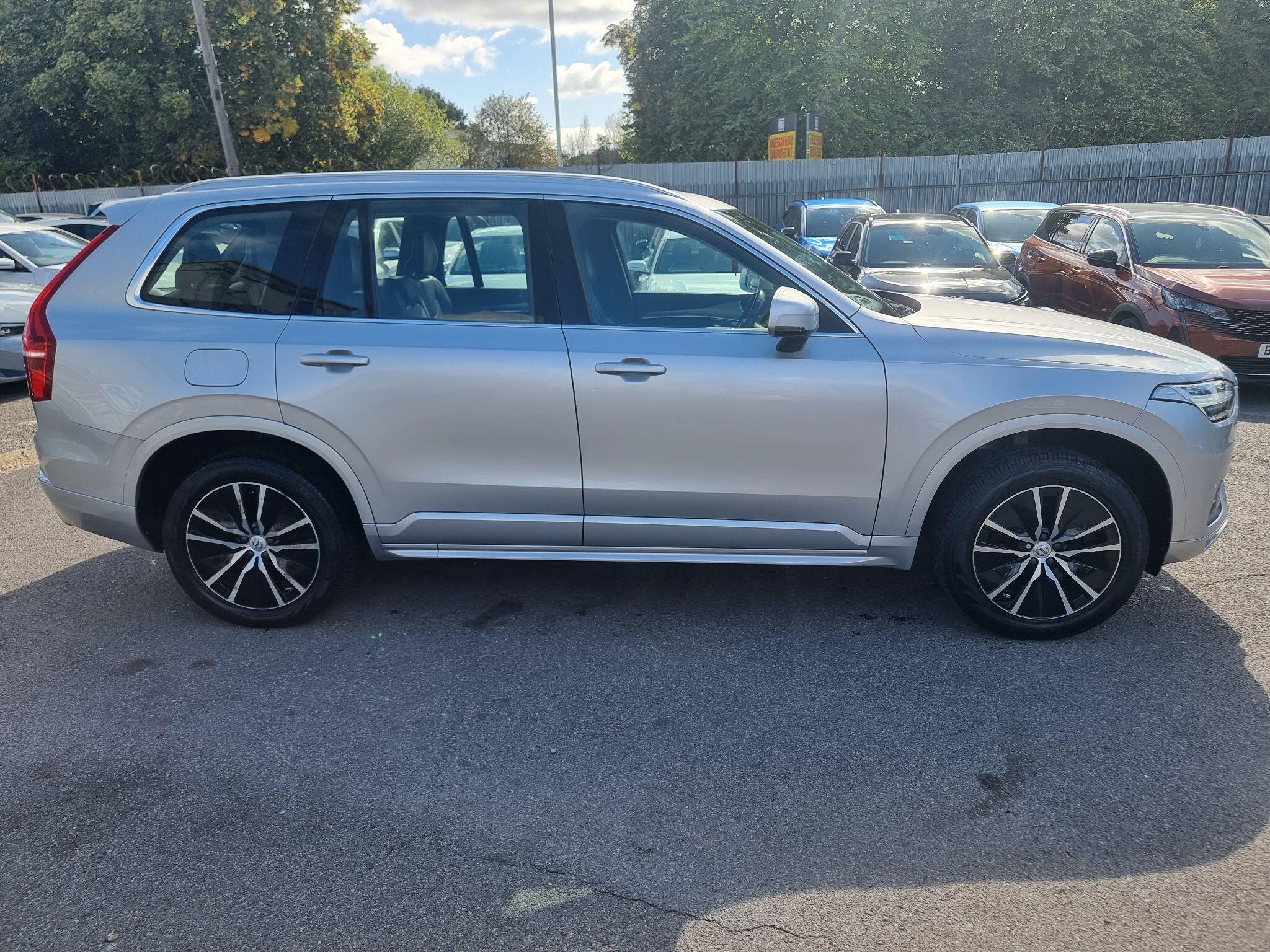 Volvo XC90 view 2