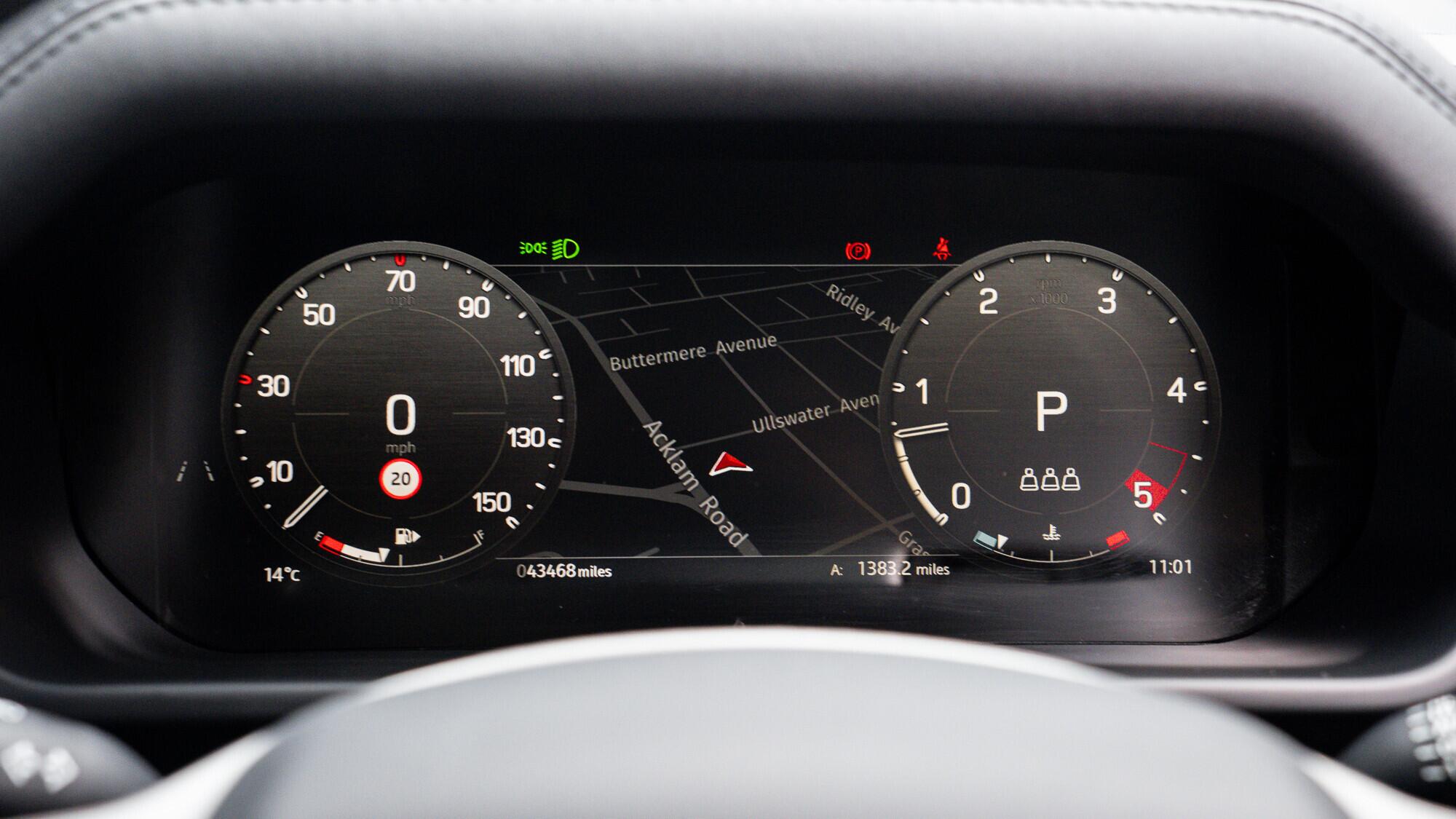 Land Rover Defender view 39