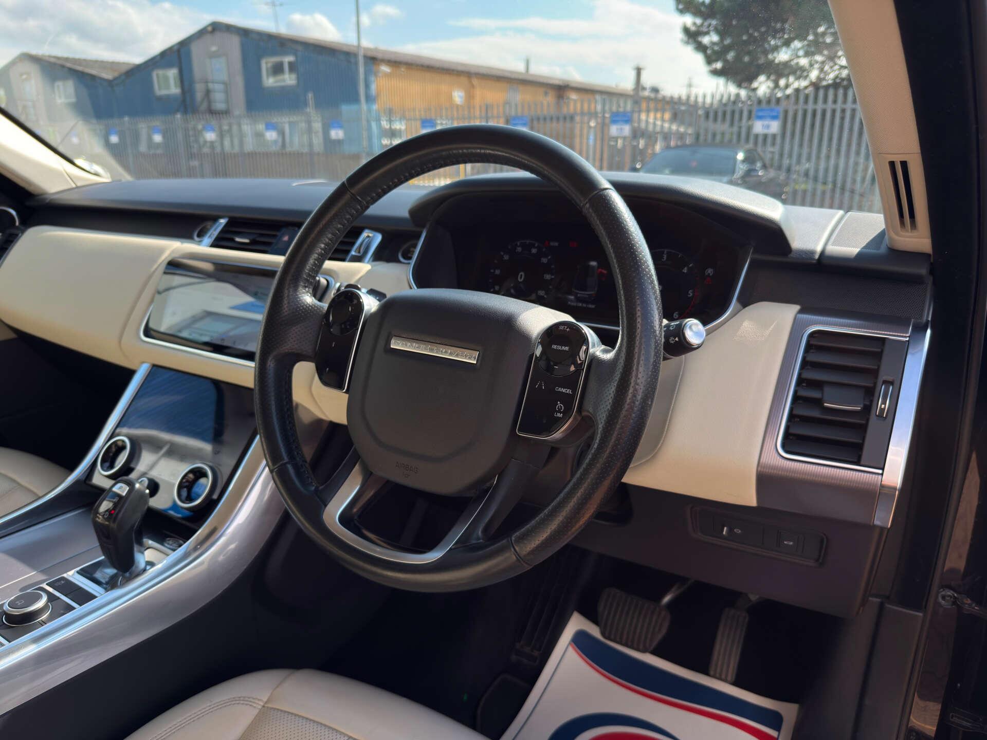 Land Rover Range Rover Sport view 13