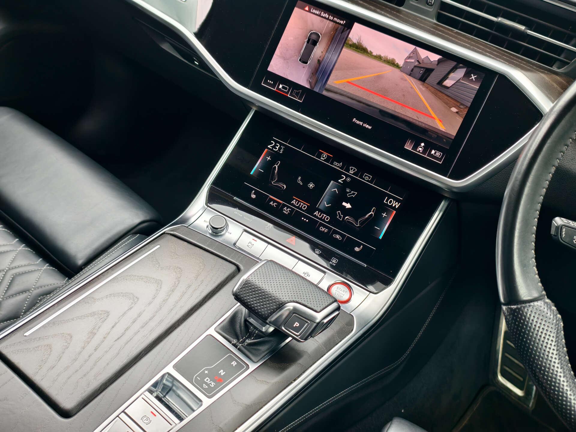Audi S6 Avant view 39