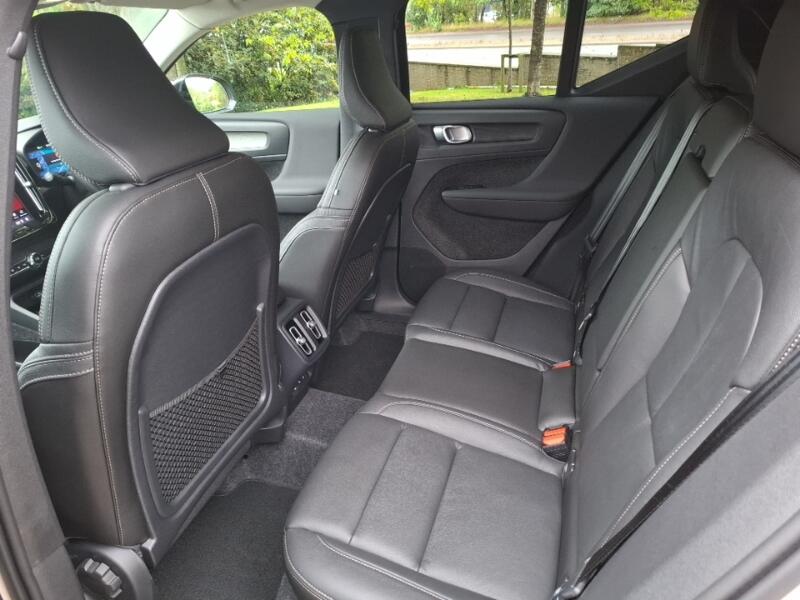 Volvo XC40 view 6